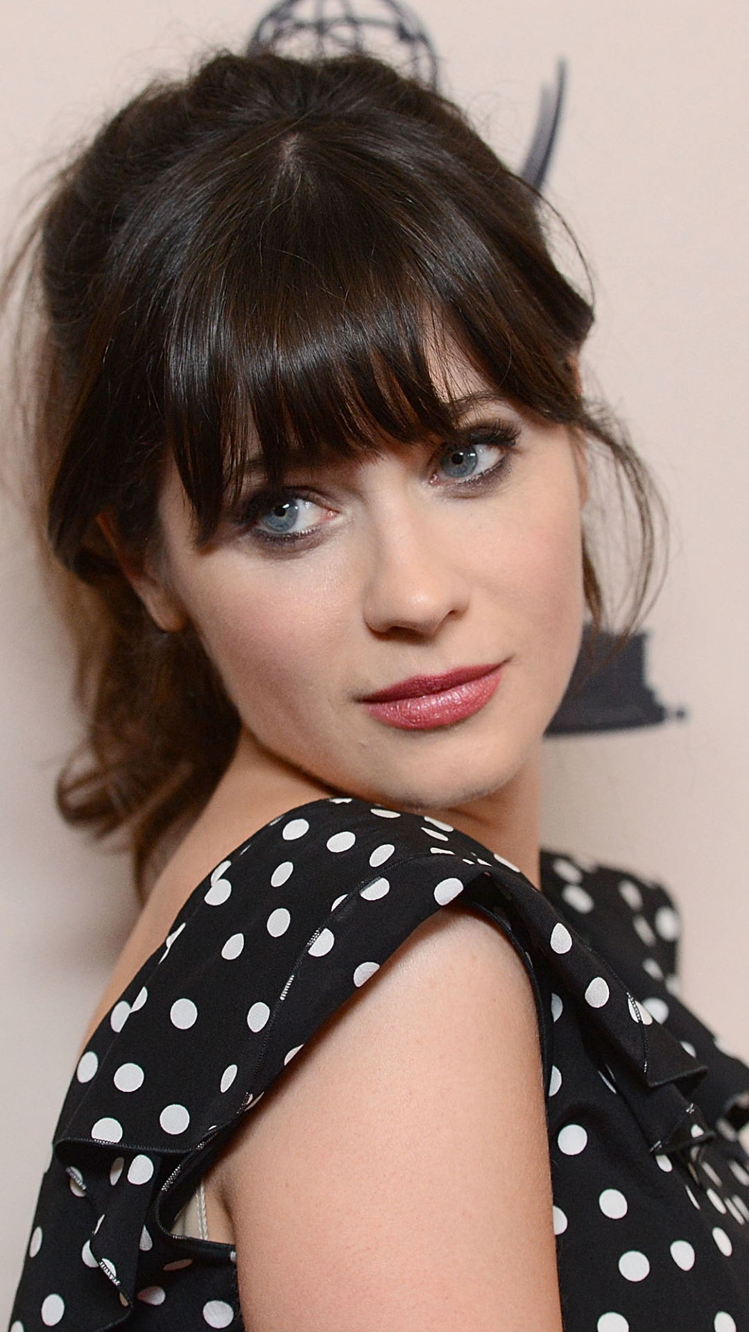 1080x1920   Знаменитости / Зои Дешанель (1080x1920) ID обоев: 689336 - Mobile Abyss