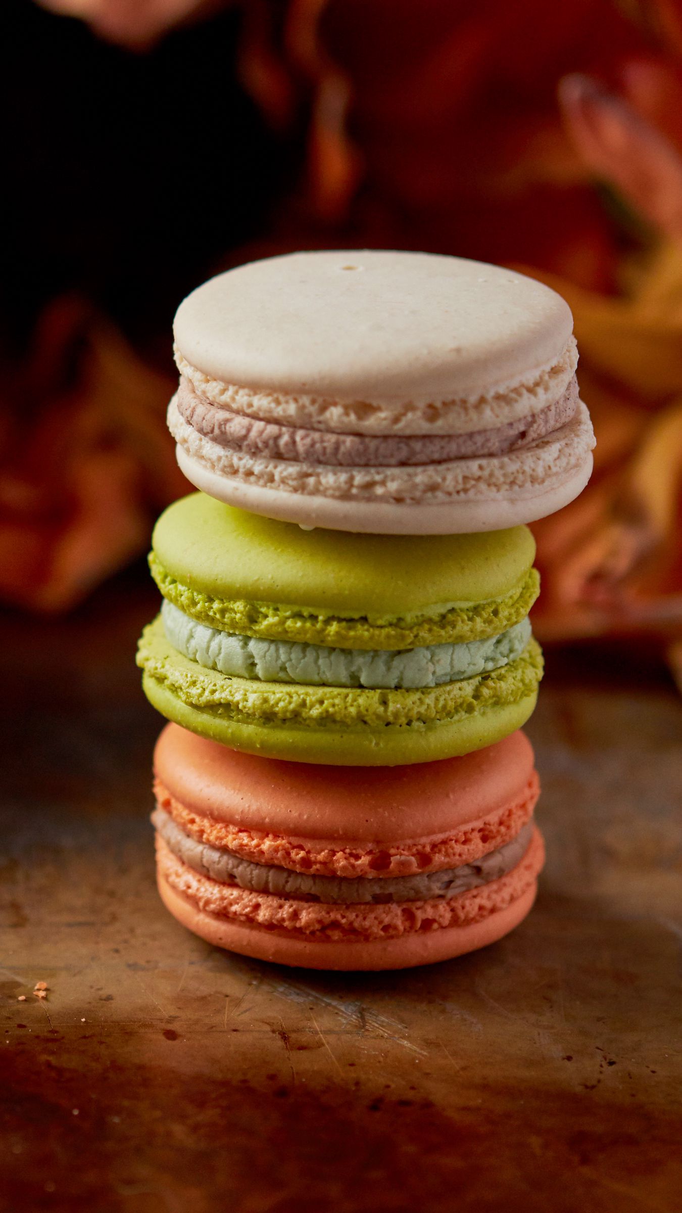 1350x2400  Скачать 1350x2400 макаруны, десерт, пирожные, выпечка, разноцветный обои,  картинки iphone 8+/7+/6s+/6+ for parallax