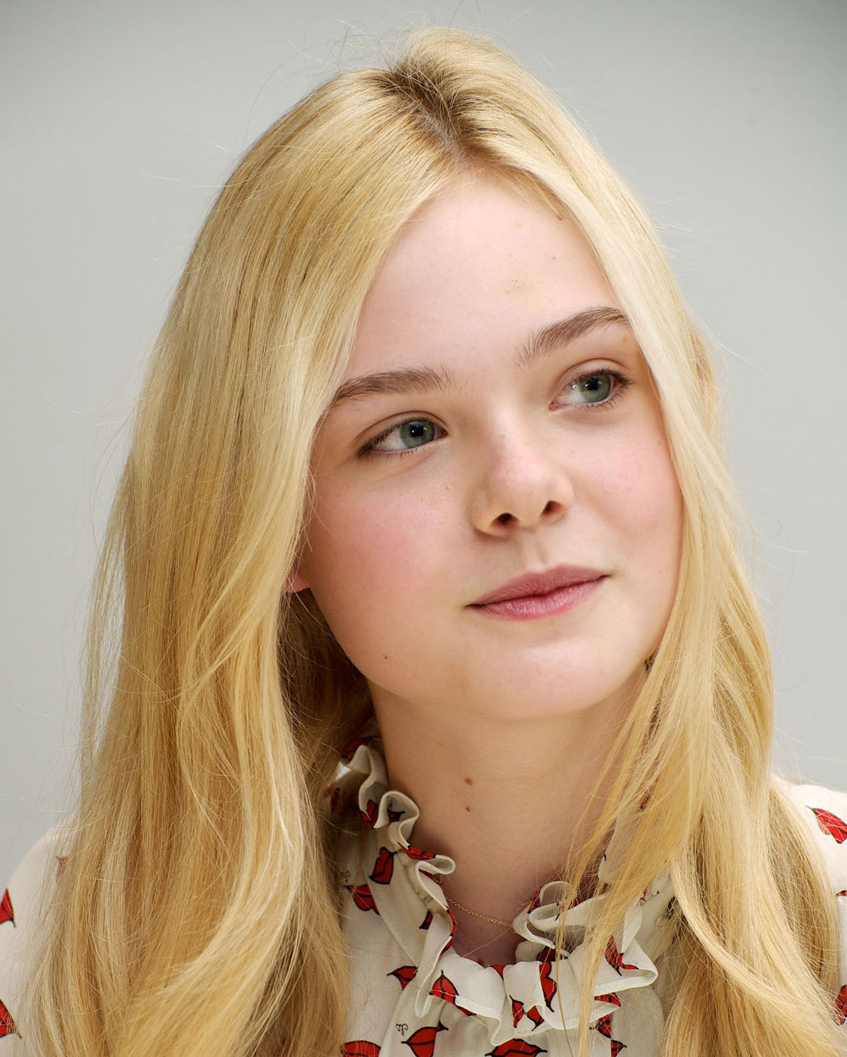 1215x1515   Эль Фаннинг HD Обои Фоны Обои | Эль Фаннинг Знаменитости Фото знаменитостей