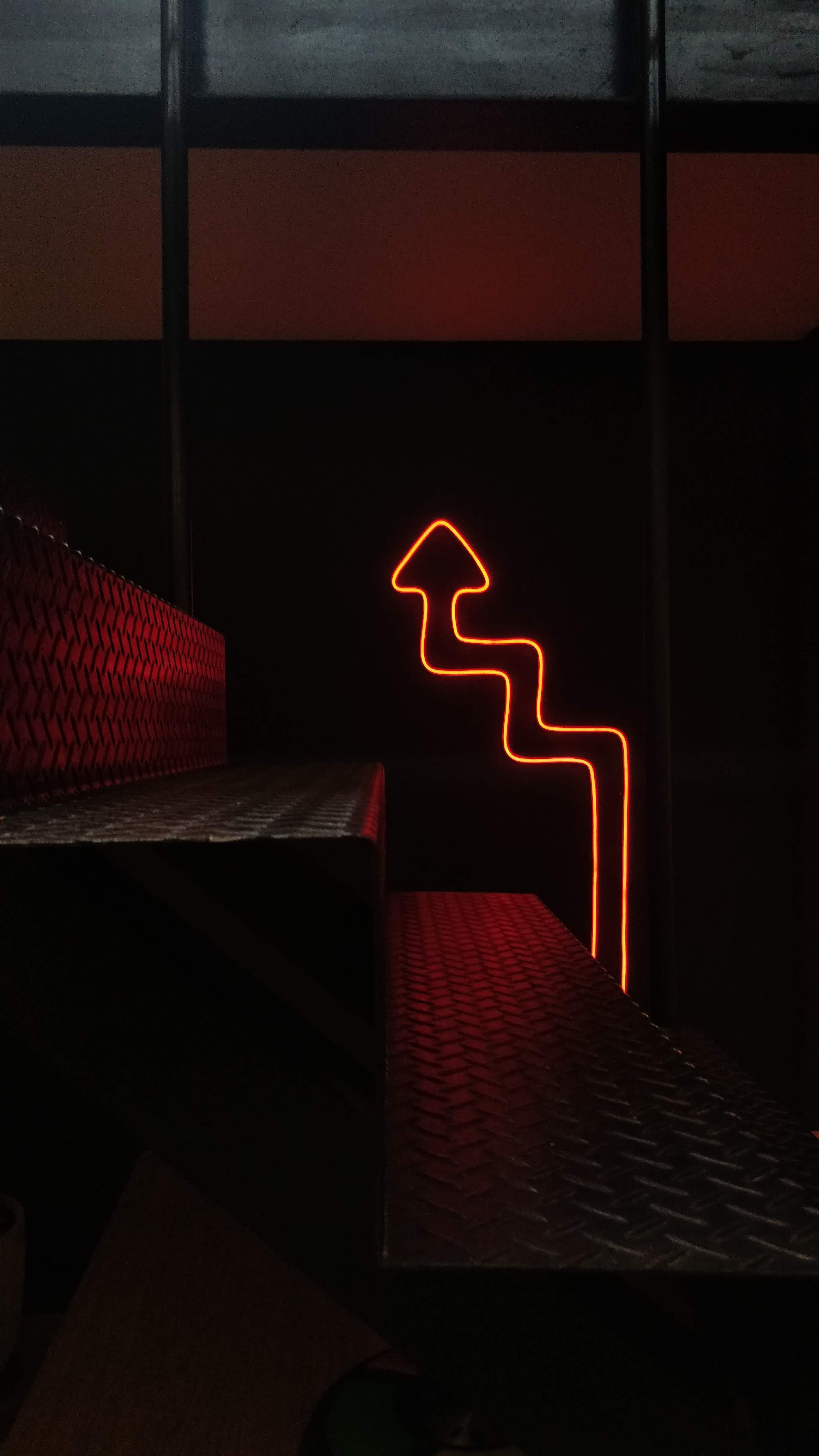 2592x4608  Скачать обои \"Подсветка\" на телефон в высоком качестве, вертикальные  картинки \"Подсветка\" бесплатно