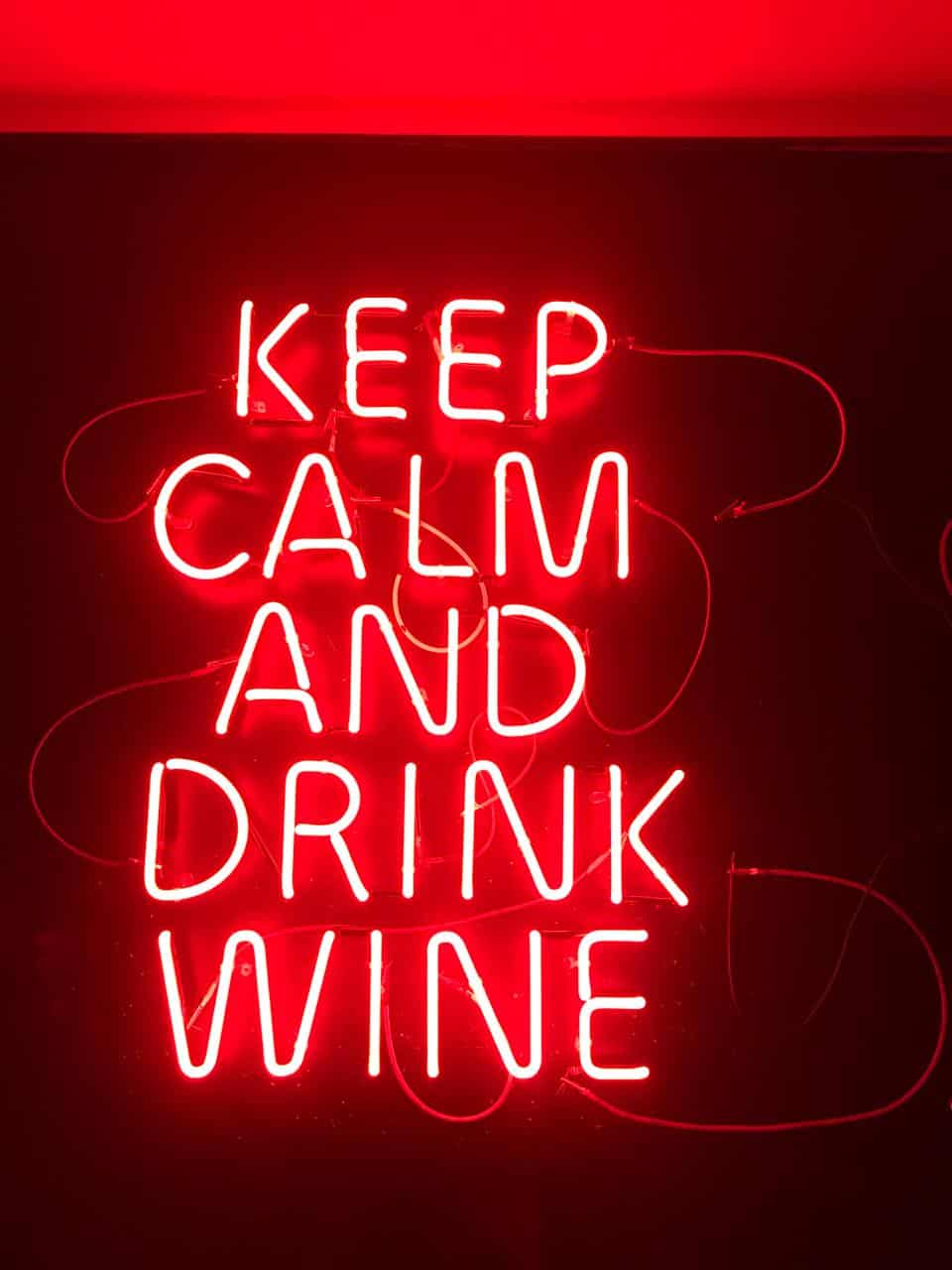 960x1280  Примеры работ вывесок и надписей из стеклянного неона