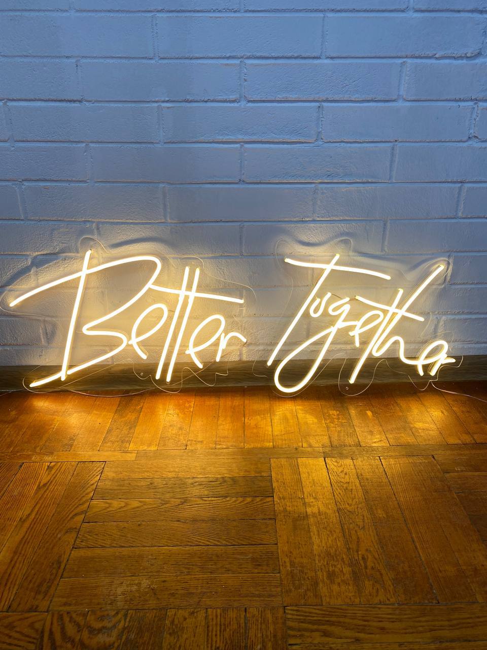 960x1280  Неоновые надписи в Краснодаре: изготовление цветных вывесок из гибкого неона