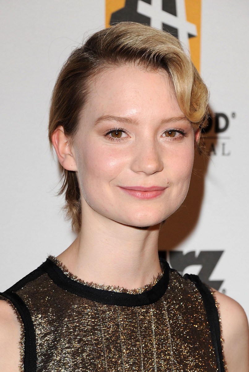 805x1200  mia wasikowska as alice HD Обои для рабочего стола для мобильных устройств