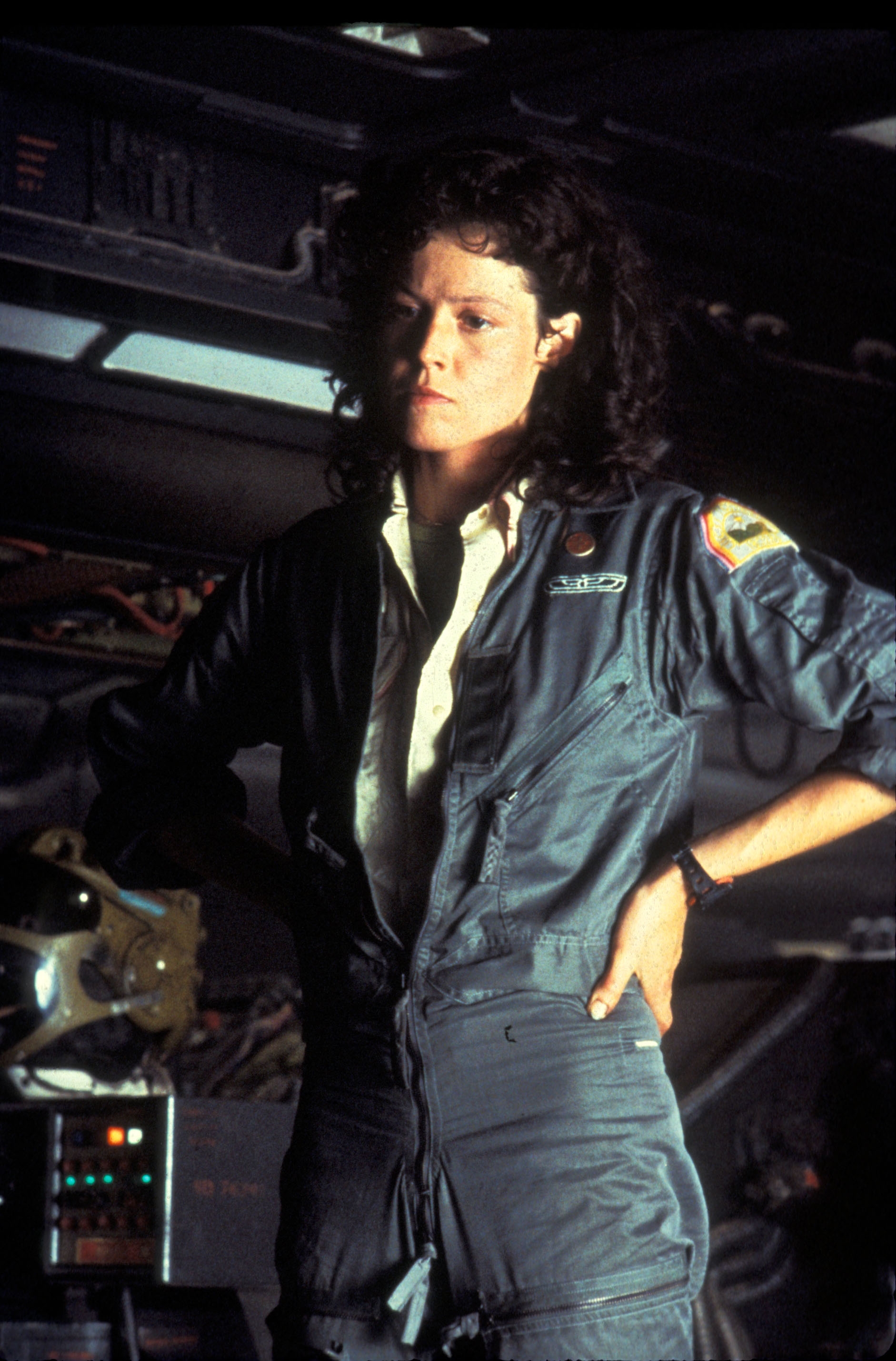 1882x2857   Скачать бесплатно обои Сигурни Уивер Hq [3209x2274] для рабочего стола Мобильный  планшет | Исследуйте 78+ обоев Сигурни Уивер | Сигурни Уивер обои Сигурни Уивер обои 