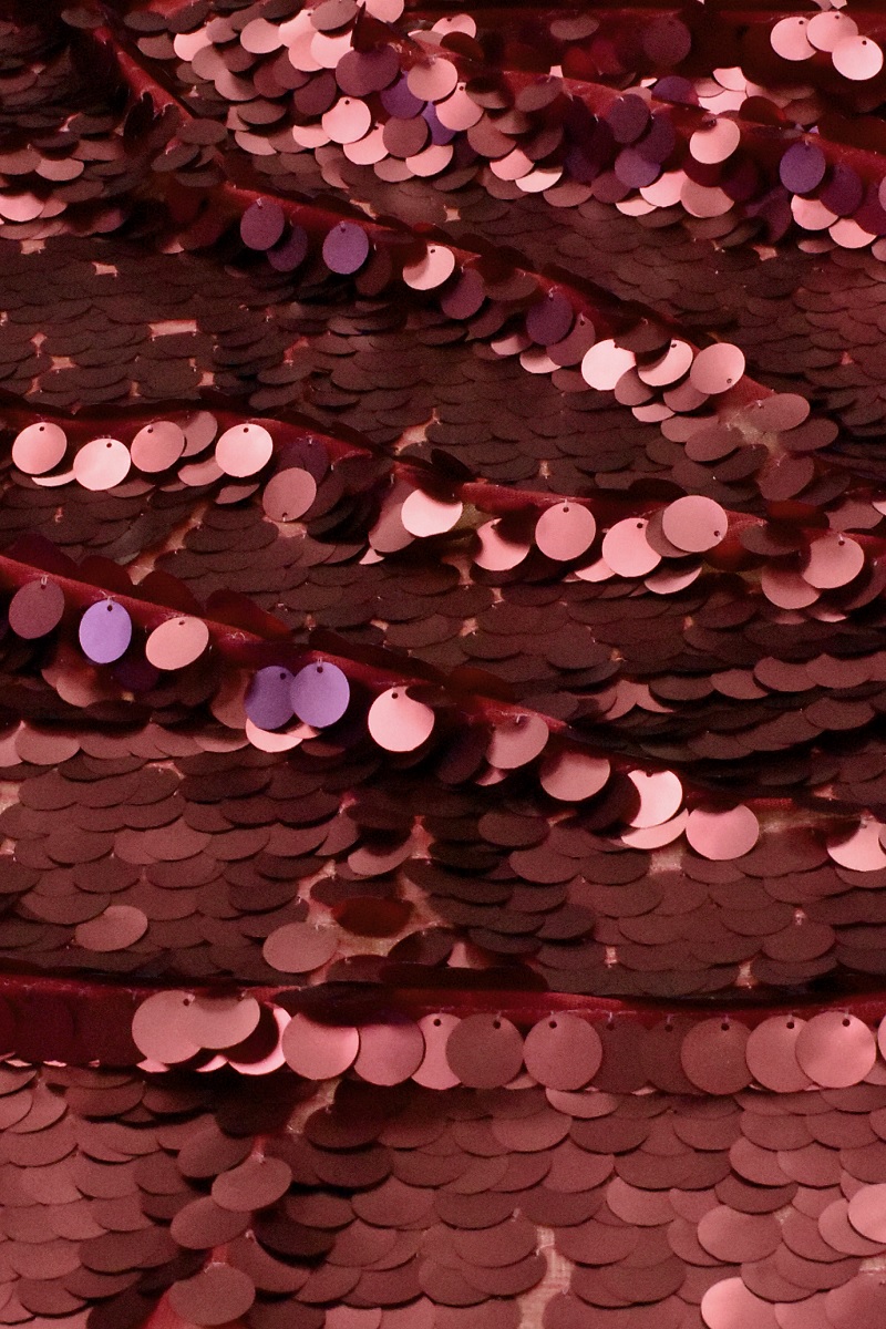 800x1200  Пайетки крупные матовые рубиново-красный (10665) - Alta Moda