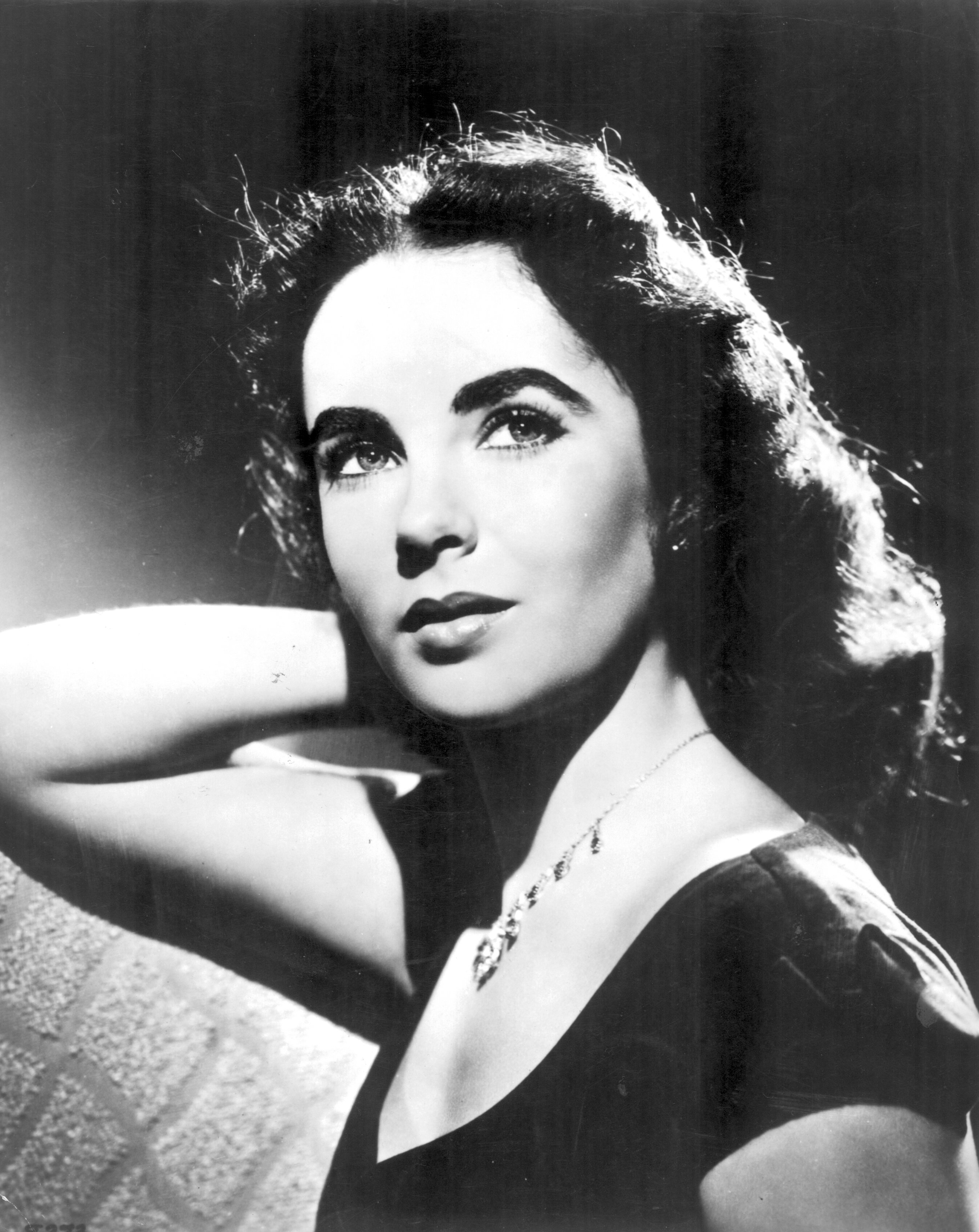 2696x3391   Элизабет Тейлор Фото: Элизабет Тейлор | Элизабет Тейлор ювелирные изделия Элизабет Тейлор Элизабет Тейлор 