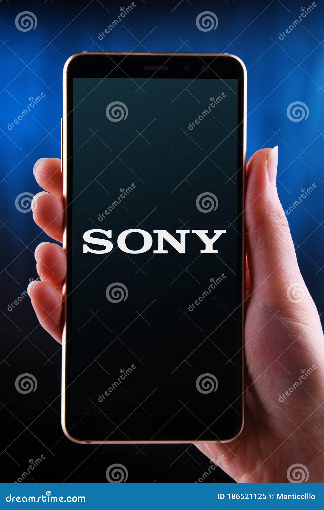 1075x1690  Смартфон Sony, логотип компании руки Редакционное Изображение - изображение  насчитывающей кино, передвижно: 186521125