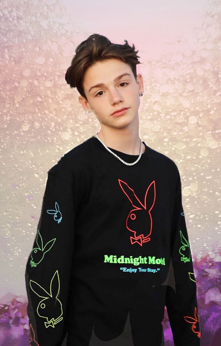 720x1125  Скачать бесплатно обои на телефон с Пейтоном Мурмиер