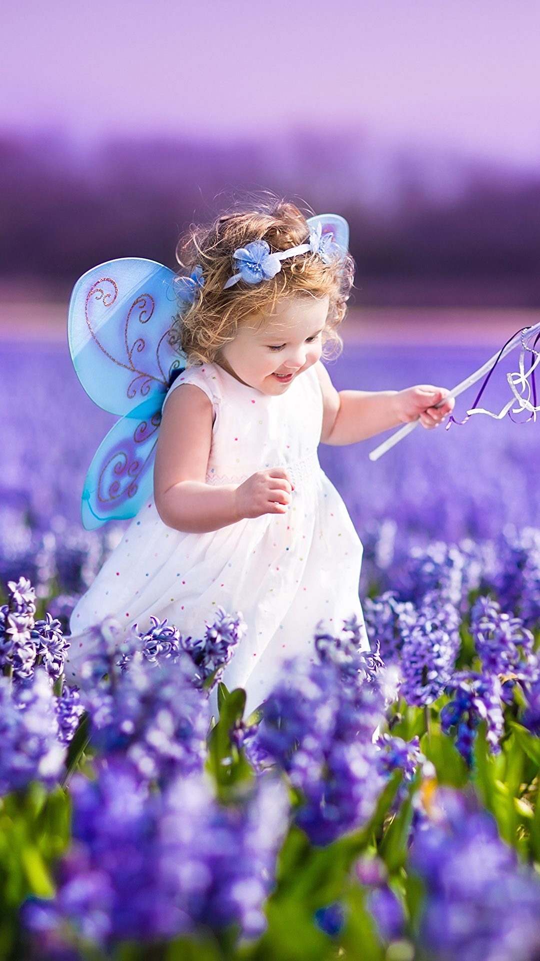 1080x1920  Фотографии Девочки Феи Улыбка радостный Дети Поля 1080x1920