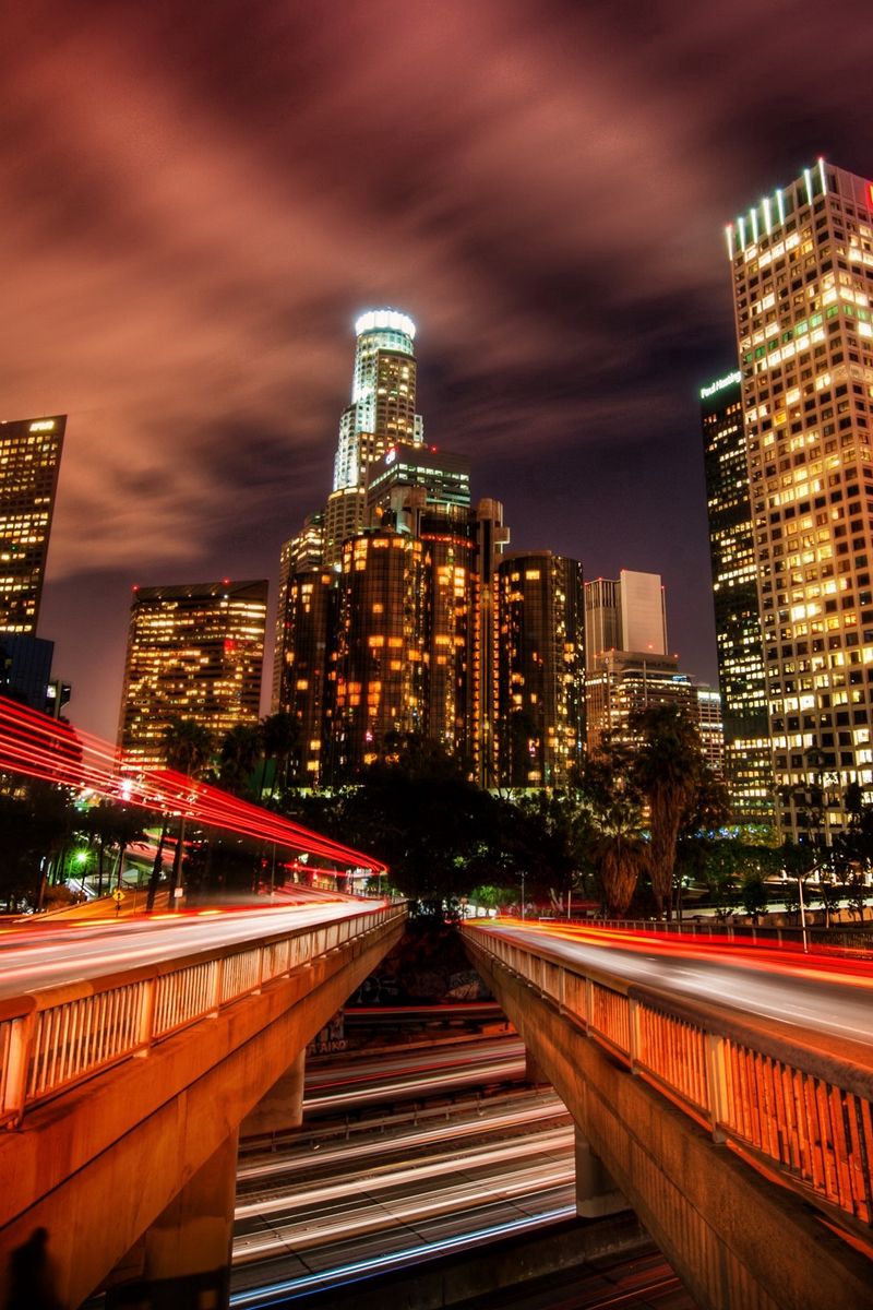 800x1200  Скачать 800x1200 лос-анджелес, движение, город, ночь, скорость, небоскребы, hdr обои, картинки iphone 4s/4 for parallax
