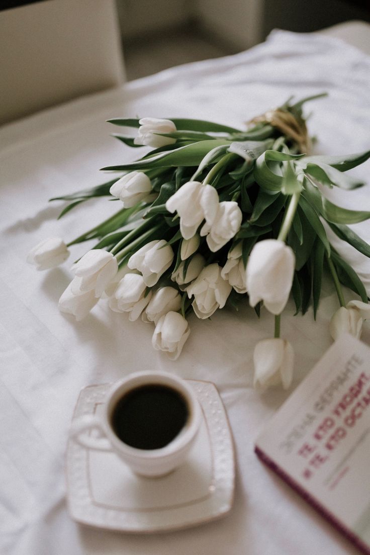 736x1104  Цветы тюльпаны | My cup of tea, Tulips, Table decorations
