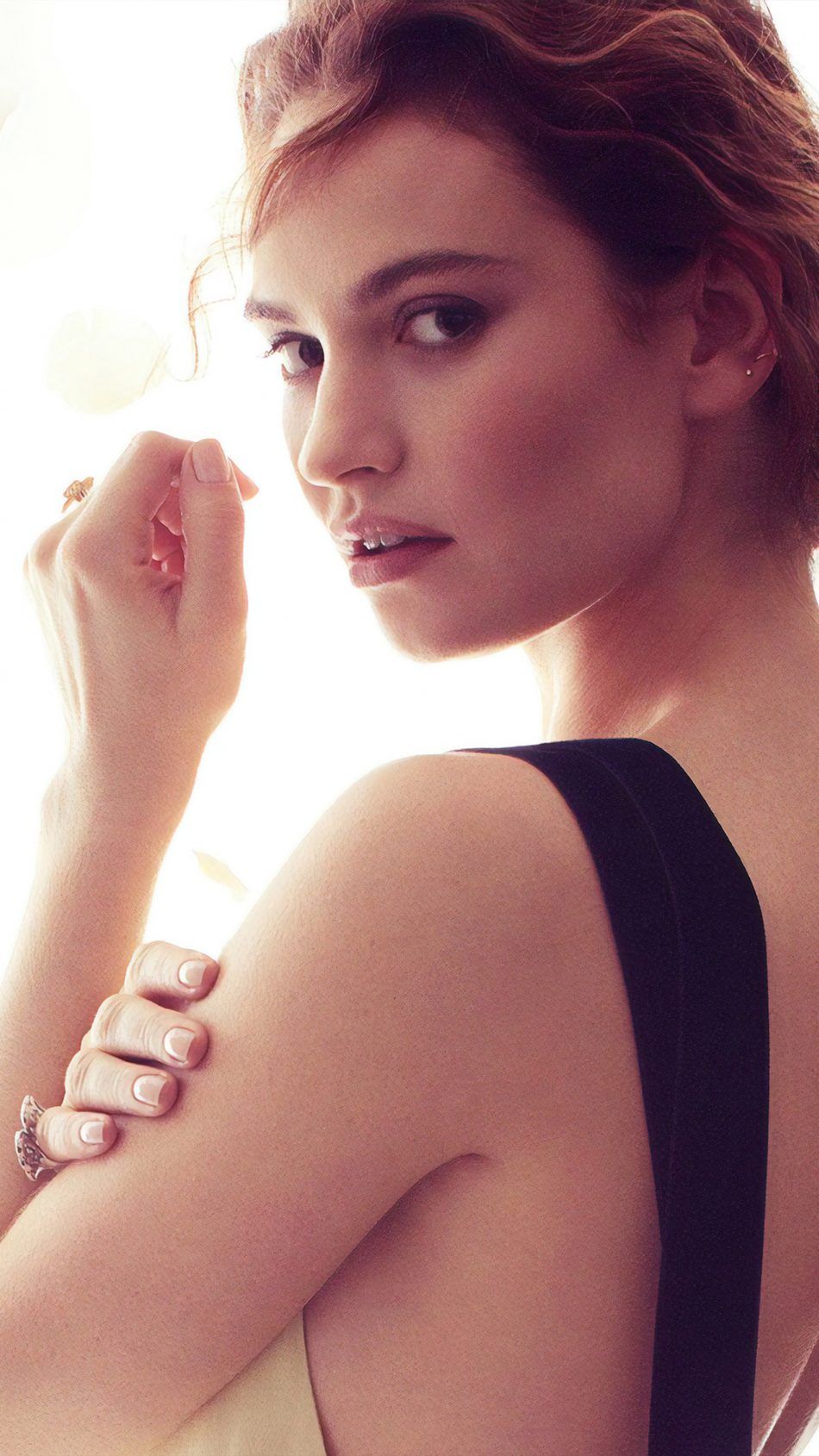 950x1689   Лили Джеймс обои Знаменитости HQ Лили Джеймс фотографии | 4K Обои 2019