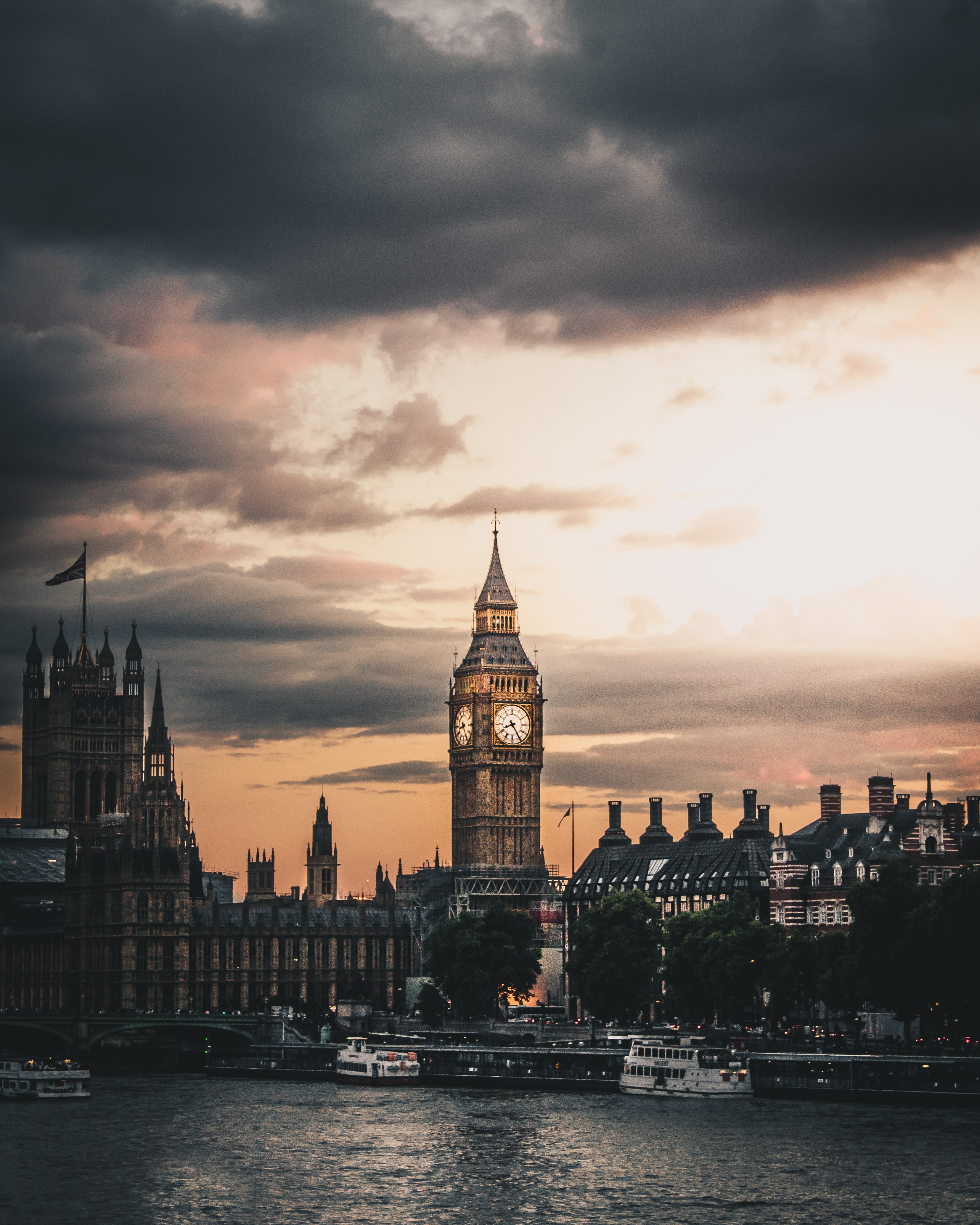 3310x4137  500+ London Wallpapers | Download Free Images On Unsplash