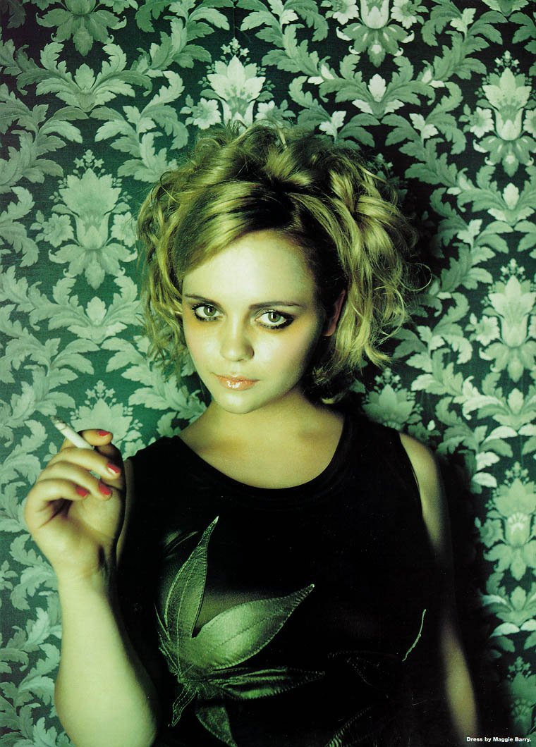 760x1060  Christina Ricci HD Обои | 7wallpapers.net 
