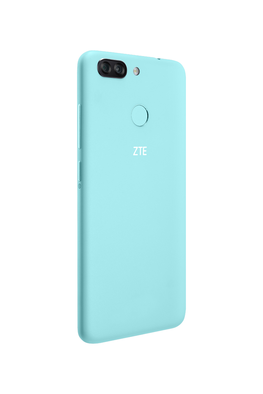 840x1259  ZTE Blade-смартфон