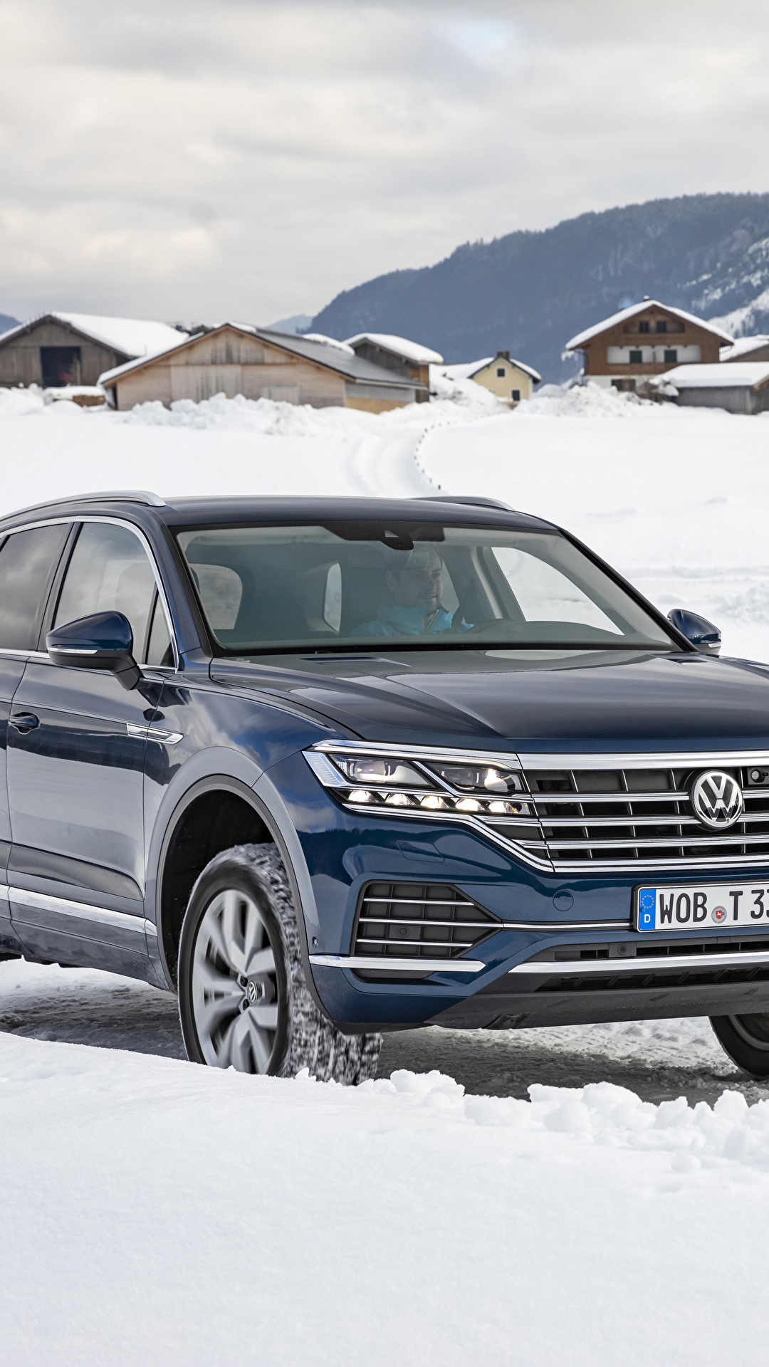 1080x1920  Фото Фольксваген 2018-19 Touareg V6 TDI Worldwide синих 1080x1920