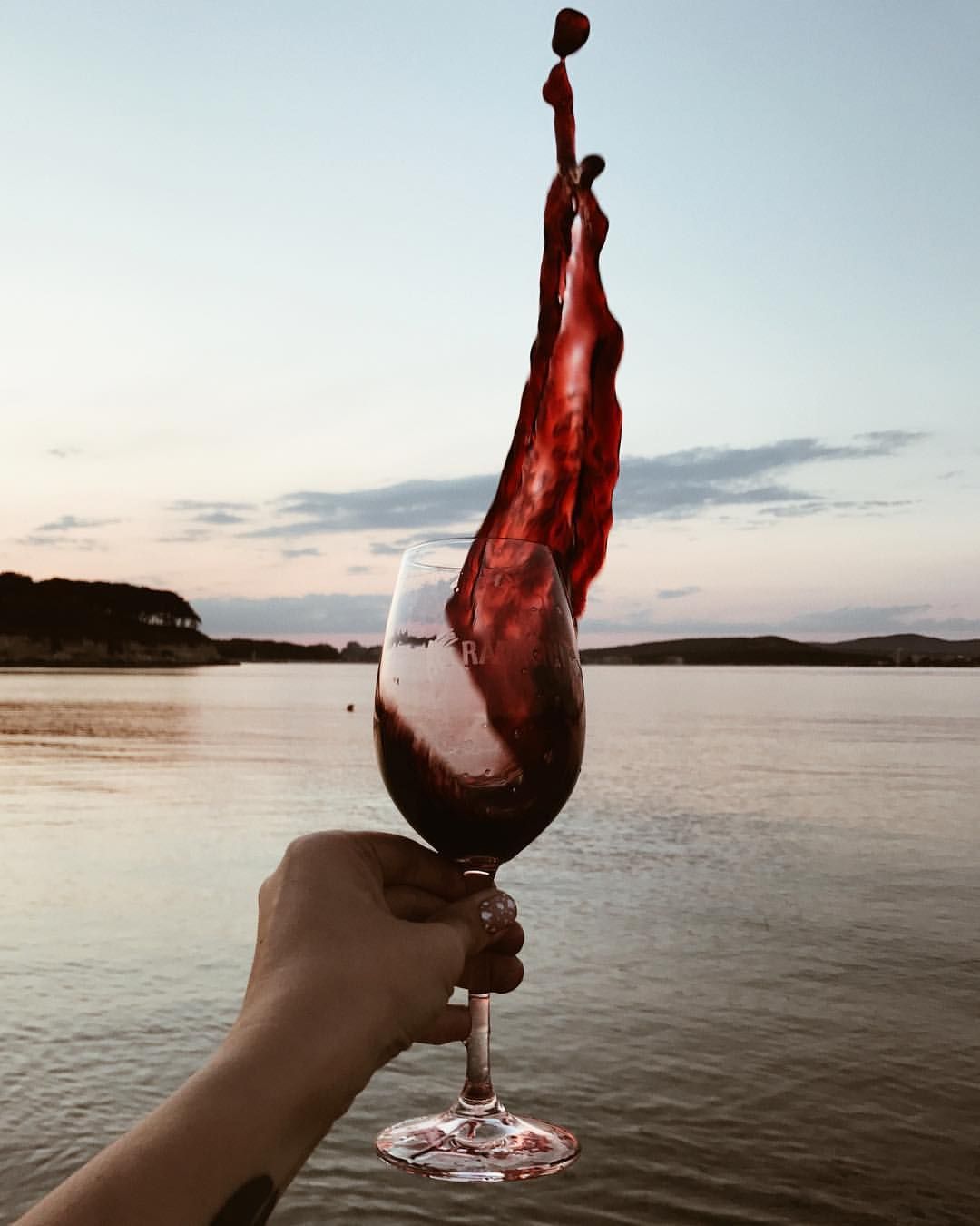 1080x1350  Тот самый момент, когда вино любишь не только пить 😉 @radaciniwines  🍷#ashadetare #vscomoldova #localsmd #moldovastyle… | Вино, Летние  картинки, Уличная фотография