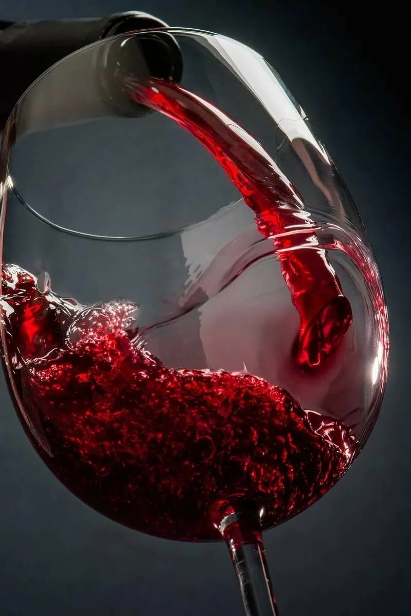 Бокал вина при антибиотиках. Бокал вина. Красивые бокалы. Красное вино в бокале. Бокал с вином.