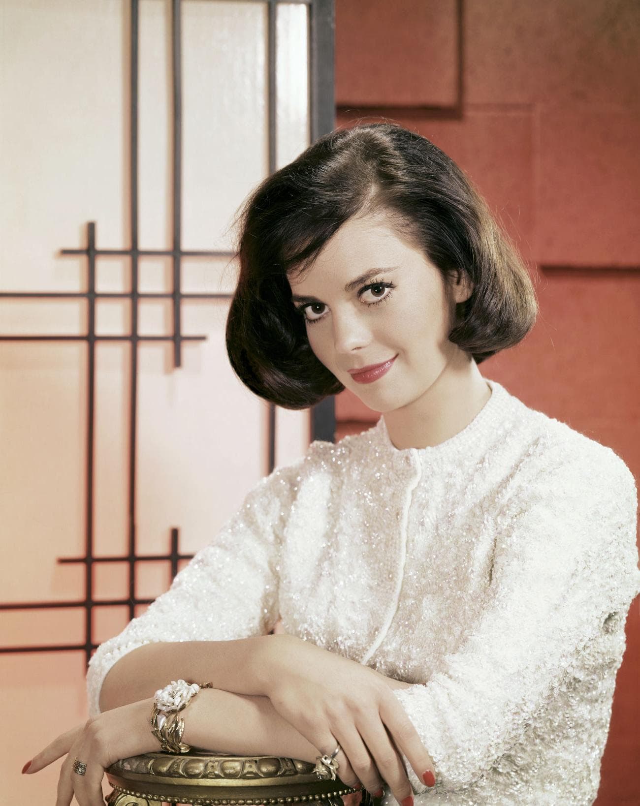 1300x1638   Натали Вуд Обои - Обои Пещера 