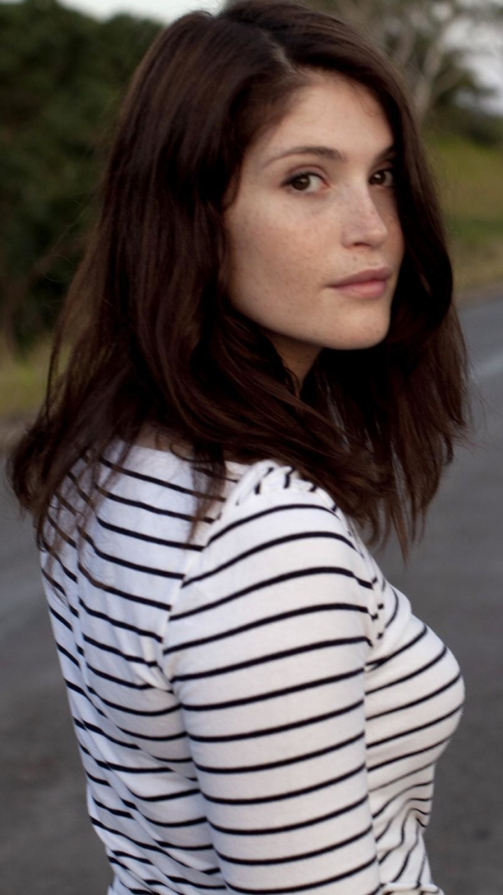 720x1280   ? Джемма Артертон Гензель и Гретель: охотники на ведьм wallpaper | (131286) 