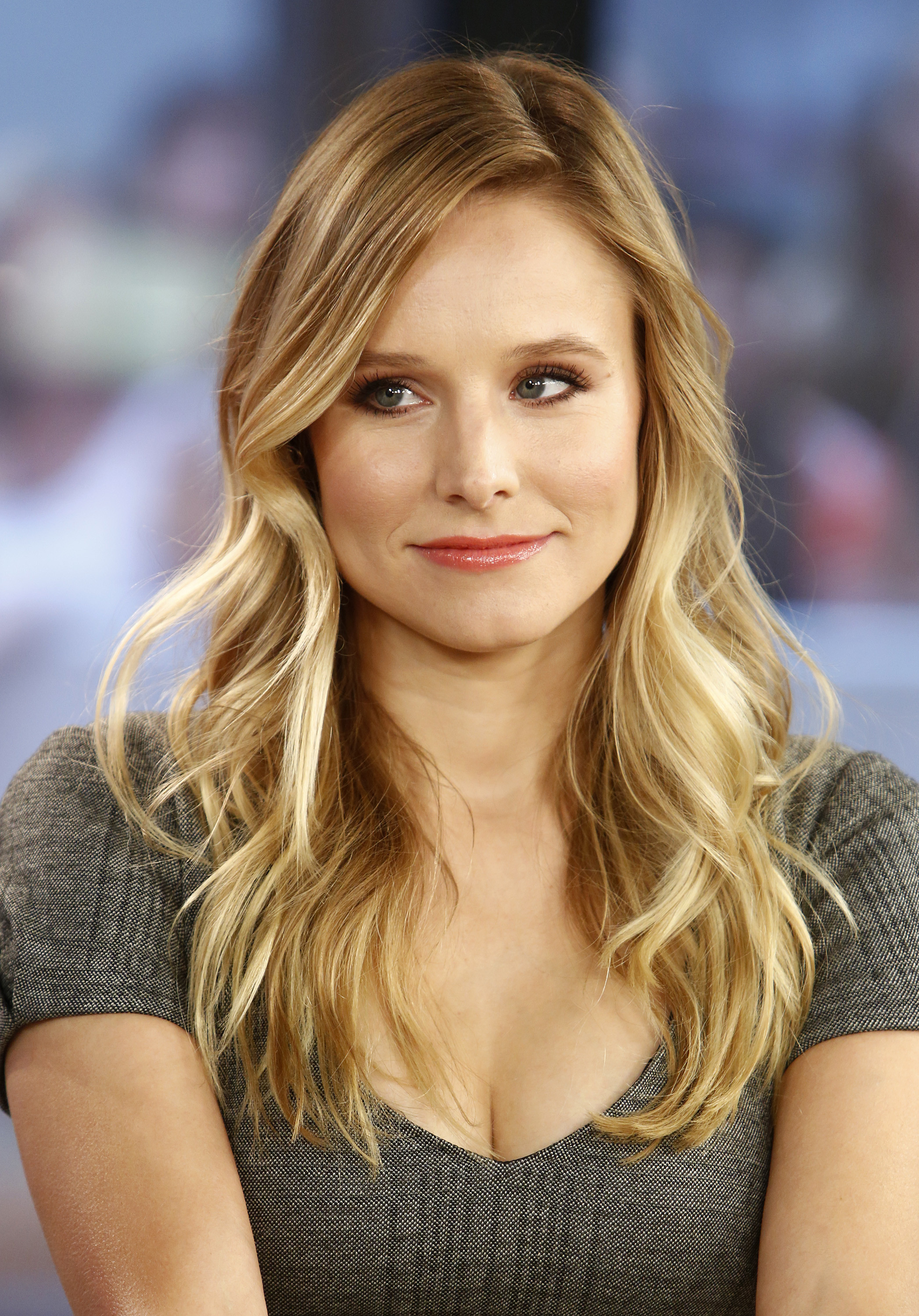 2094x3000  Kristen Bell iPhone XS Max Скачать обои