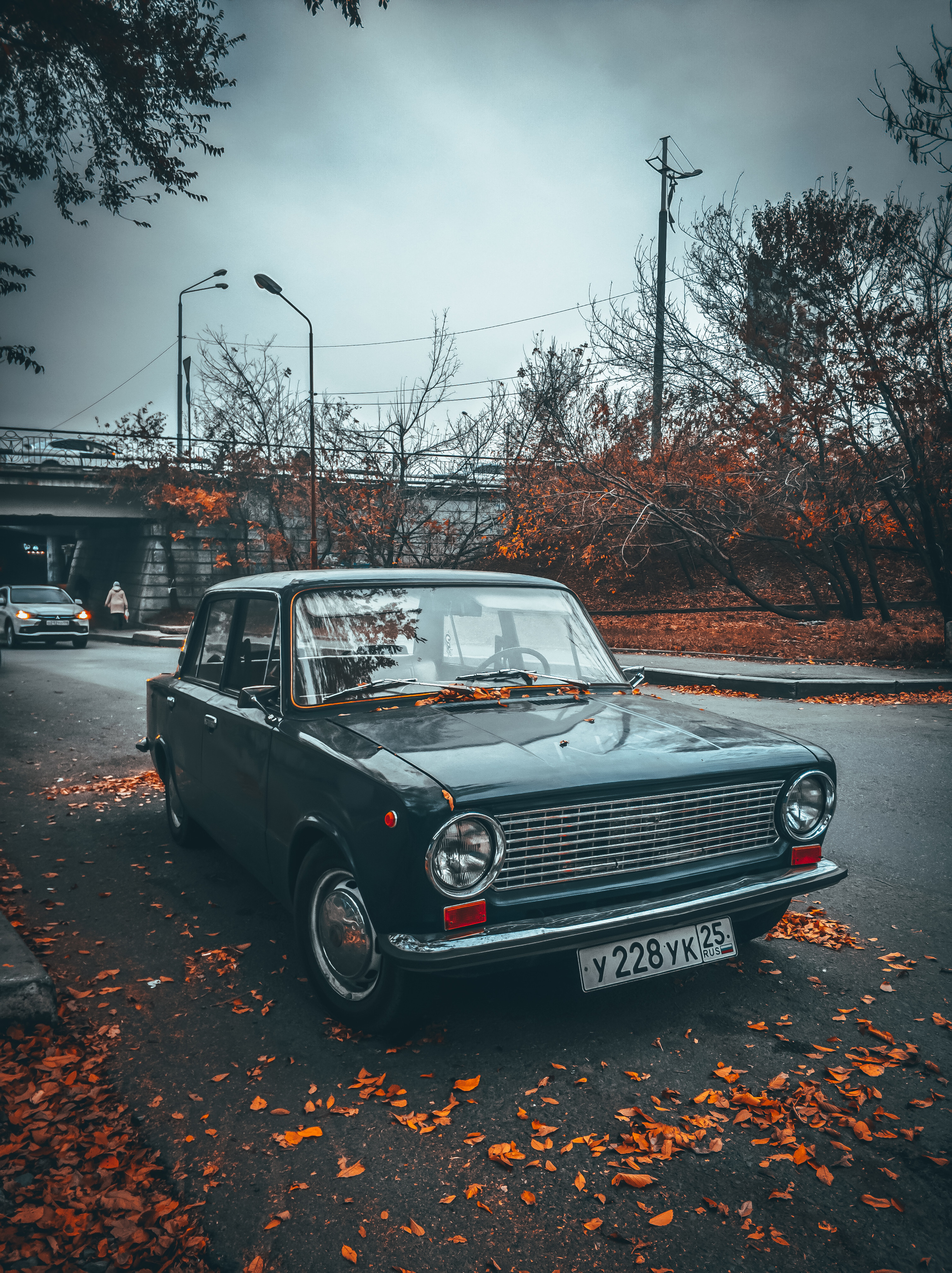 2048x2738  Большая редкость встретить на востоке советский автопром, да ещё и в таком  состояние. Пройти мимо не удалось:) | Пикабу