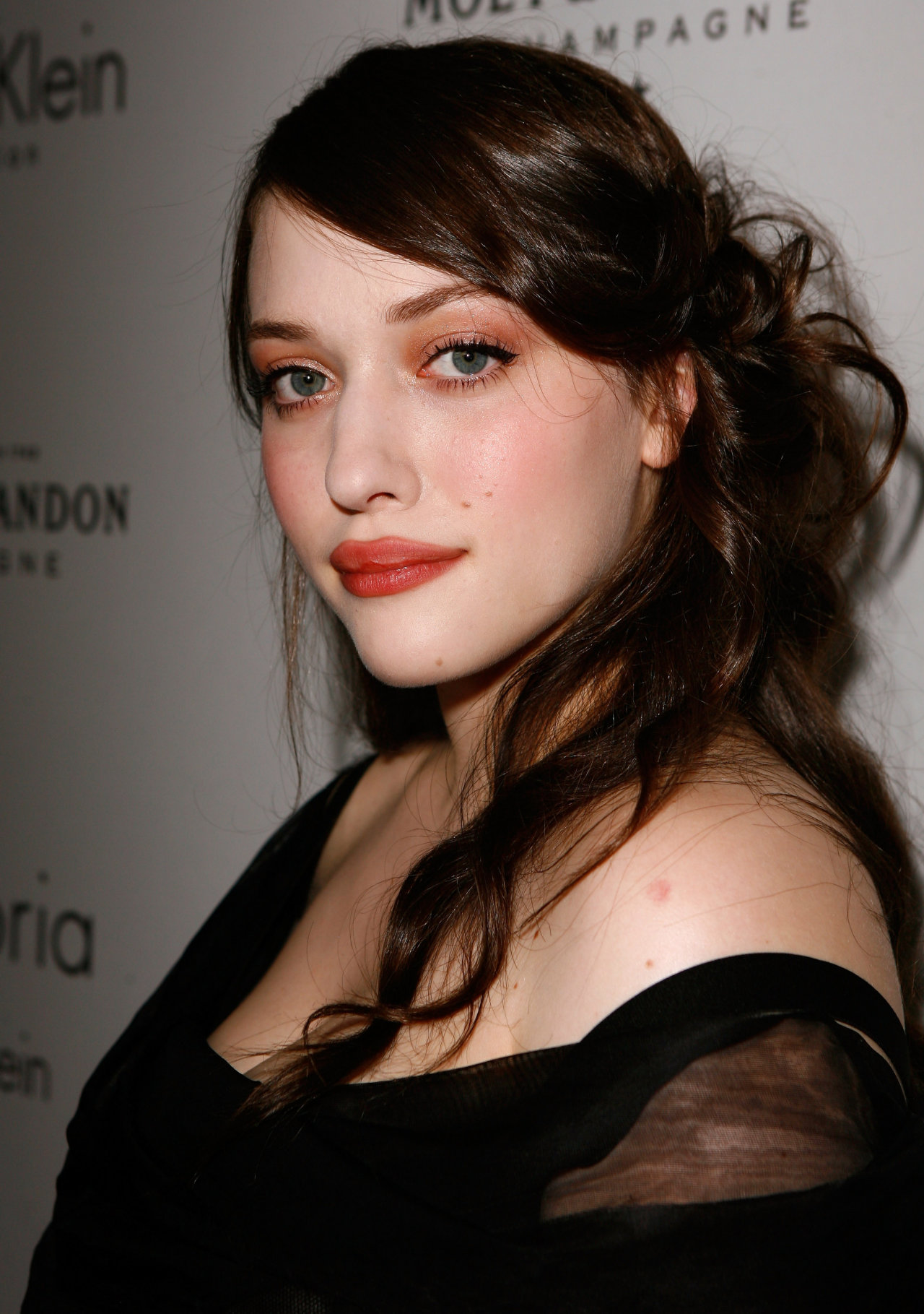 Фото kat dennings