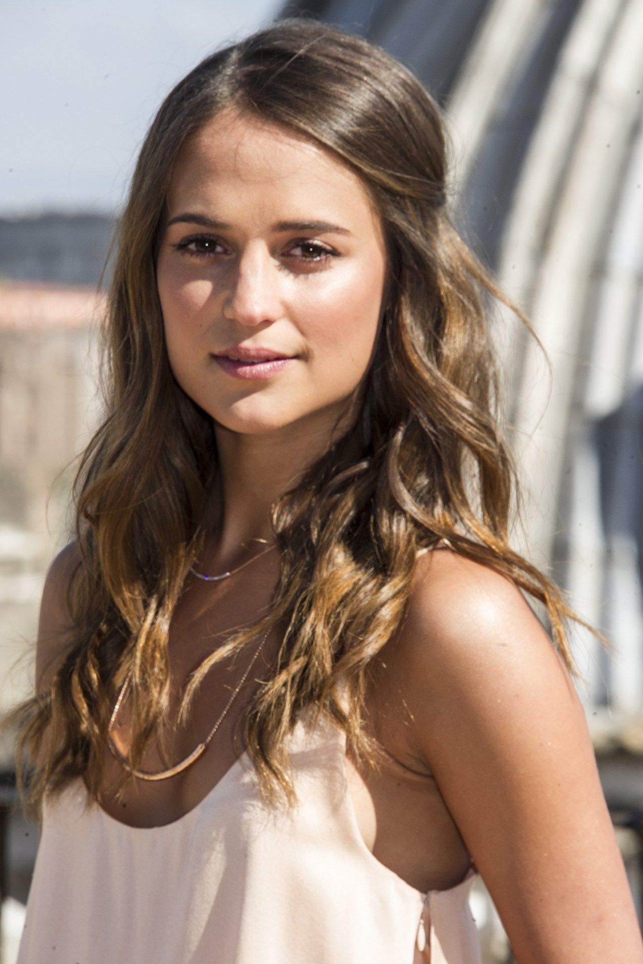 1280x1920  1080x2040 Алисия Викандер 2017 Фотосессия Разрешение 1080x2040 Обои HD Знаменитости 4K Обои Изображения и фотографии Фон