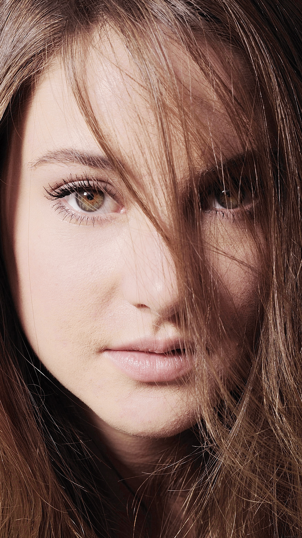 1242x2208   Shailene Woodley Mobile Picture - windows 10 Wallpapers