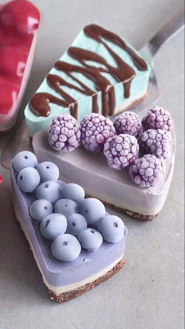 736x1309  Пин от пользователя Nurgul Serikova на доске Обои для телефона | Вкусняшки,  Ягодные корзины, Вкусные торты