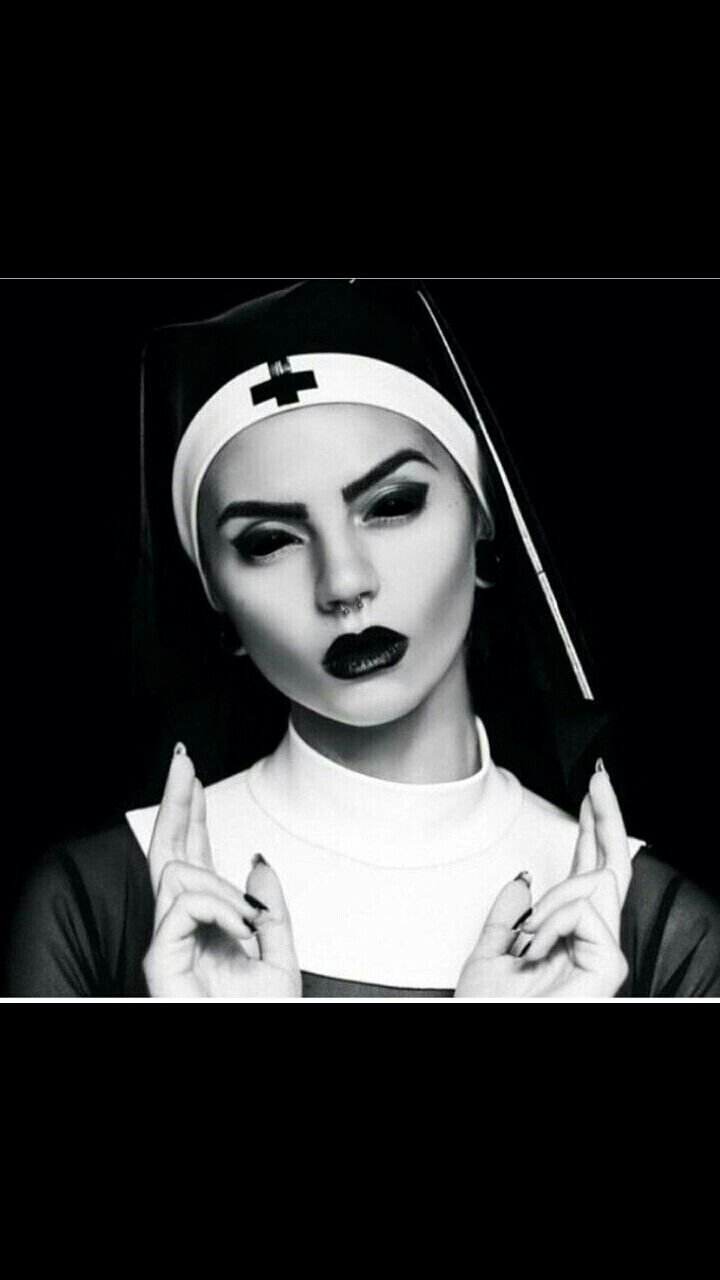720x1280  Обои монашка - 59 фото