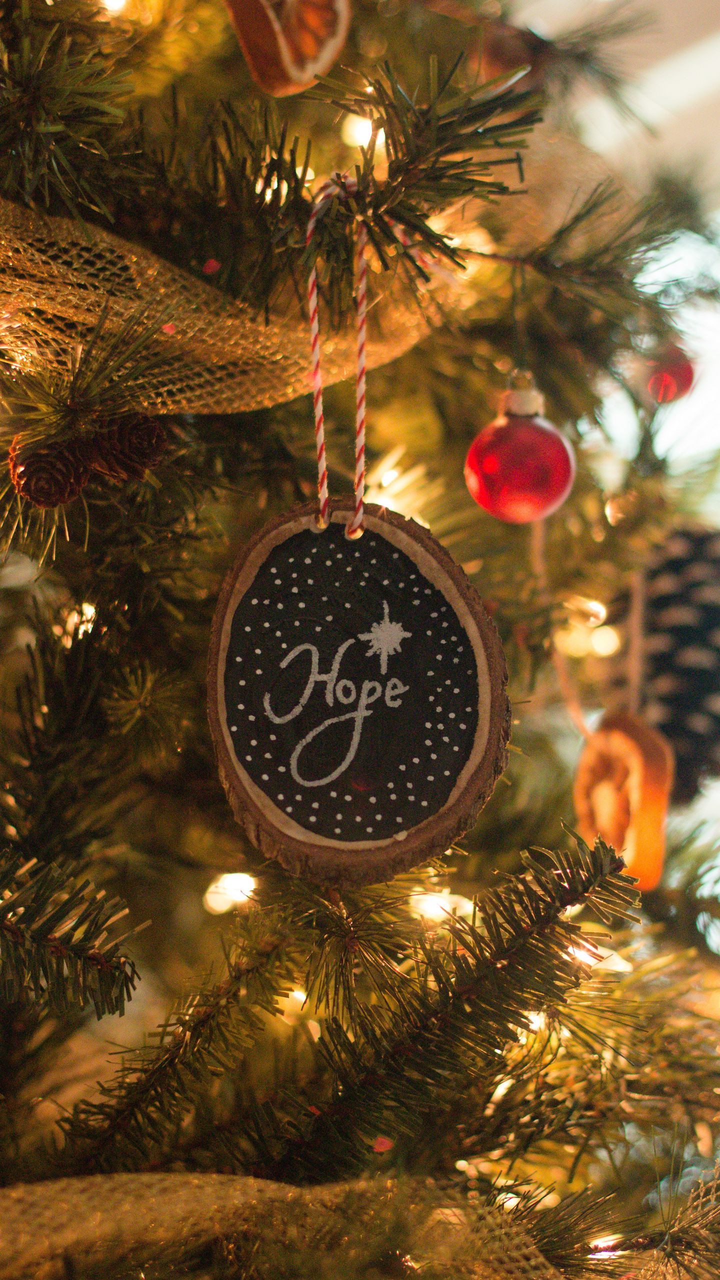 1440x2560  Обои на телефон елочная игрушка, надпись, новый год - скачать бесплатно в  высоком качестве из категории \"Слова\"