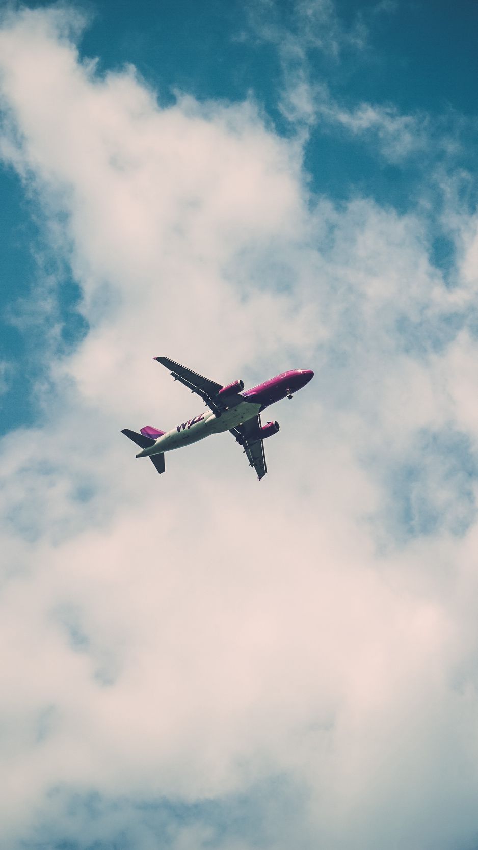 938x1668  Скачать 938x1668 самолет, небо, облака обои, картинки iphone 8/7/6s/6 for  parallax