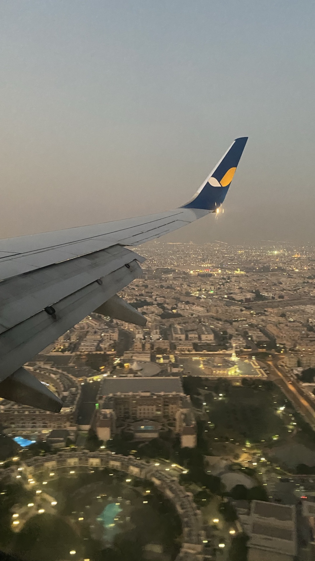 1080x1920  Обои авиакомпания, самолет, самолеты, городской район, авиалайнер на телефон  Android, 1080x1920 картинки и фото бесплатно