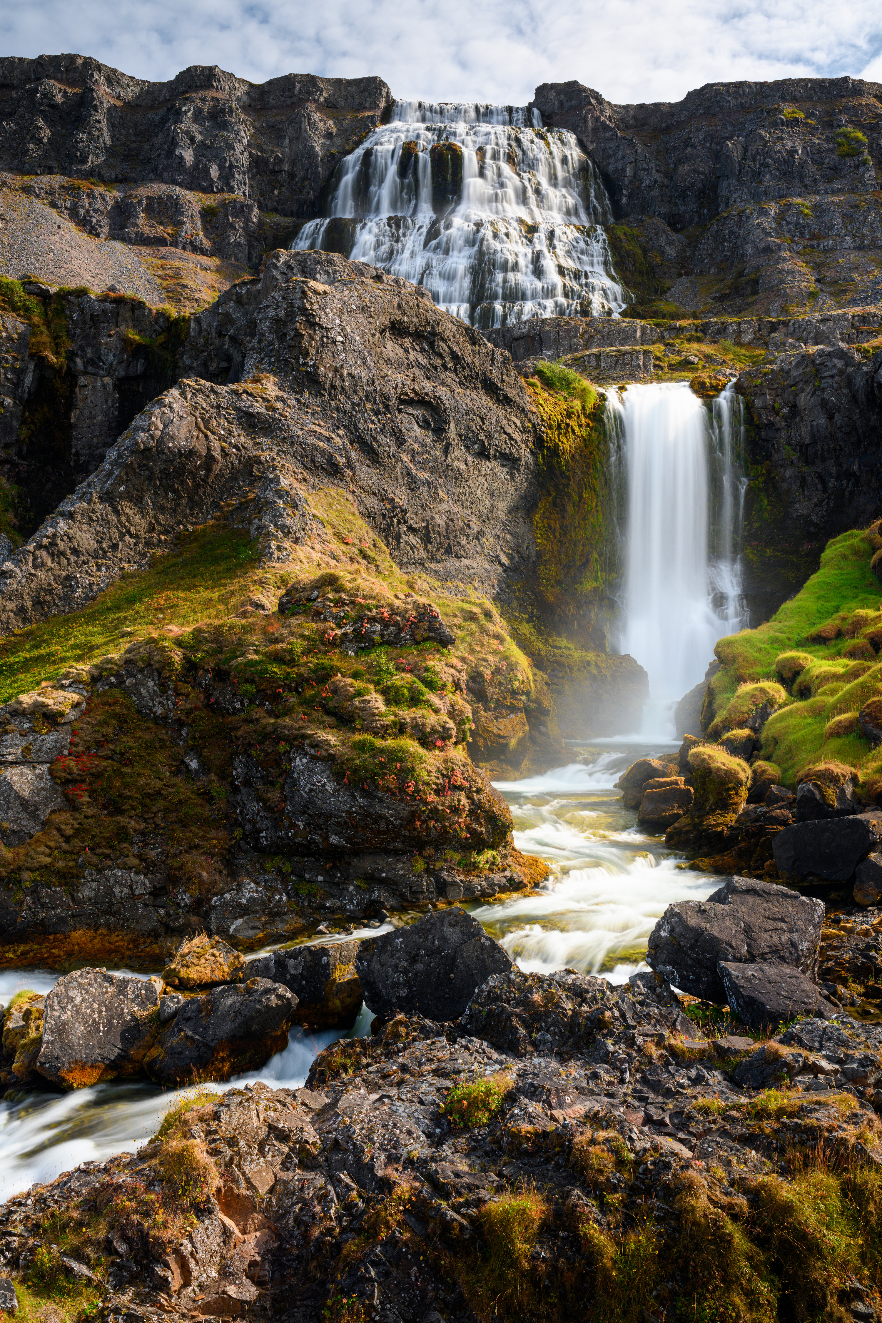 3000x4500  Скачать 800x1200 водопад, озеро, горы обои, картинки iphone 4s/4 for  parallax