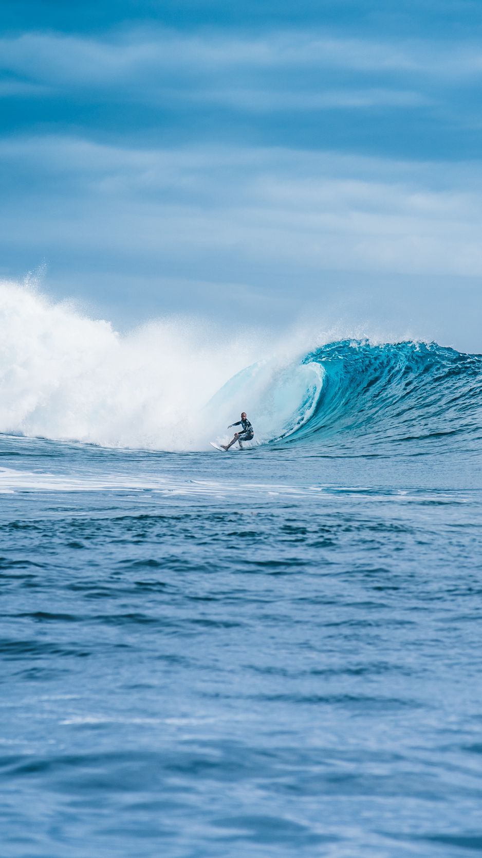 938x1668  Скачать 938x1668 волна, серфингист, серфинг, океан, вода обои, картинки  iphone 8/7/6s/6 for parallax