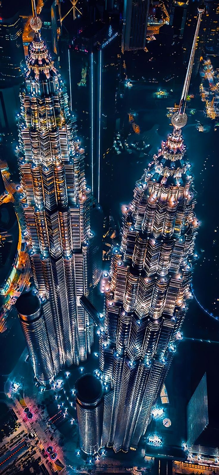 736x1592  Обои городской пейзаж, мир, Рождественские огни, мажорель синий, здание для  iPhone XS Max бесплатно, заставка 1242x2688 - … | Городской пейзаж, Черные  обои, Пейзажи