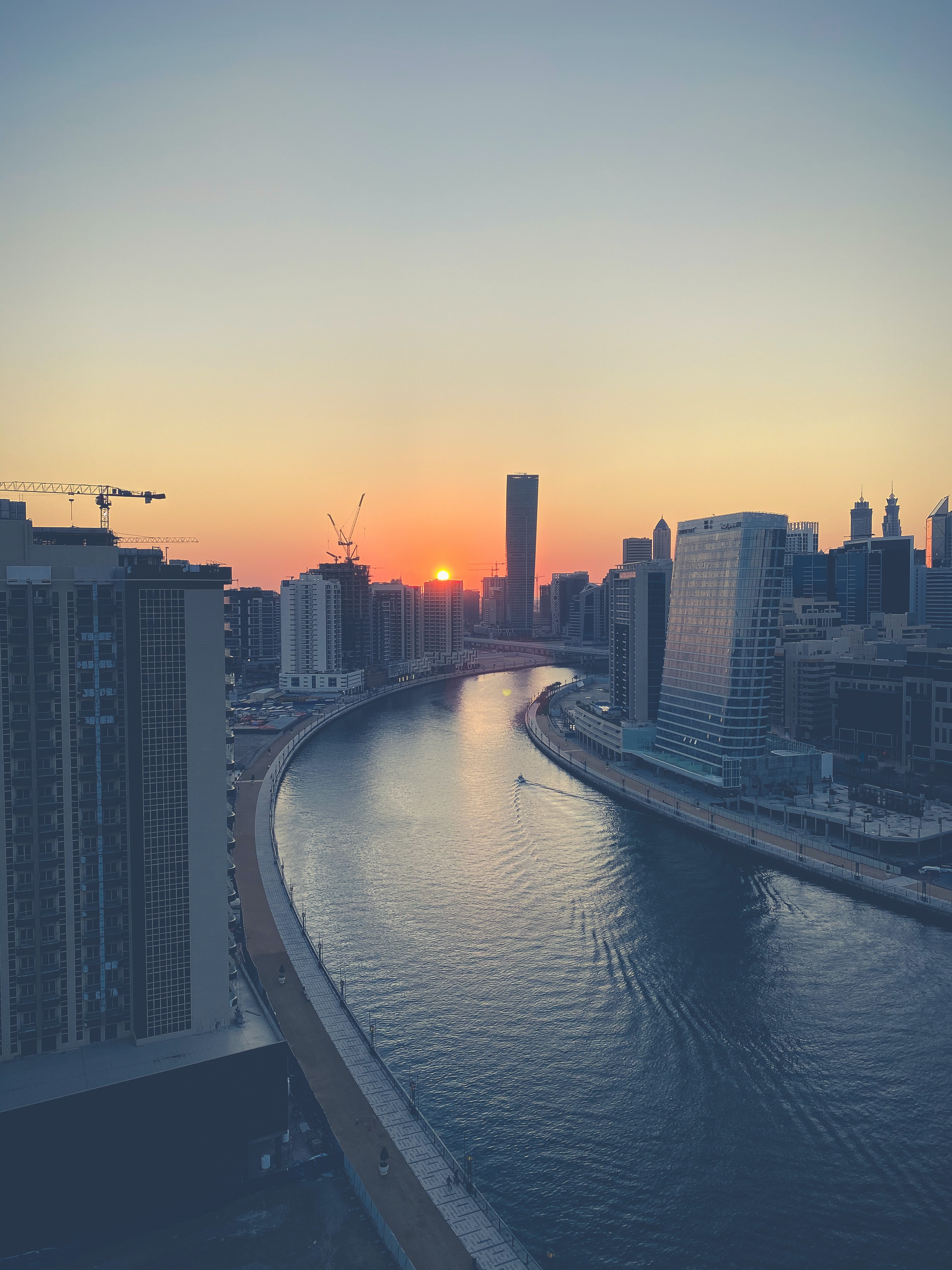 3024x4032  Скачать обои \"Город\" на телефон в высоком качестве, вертикальные картинки \" Город\" бесплатно