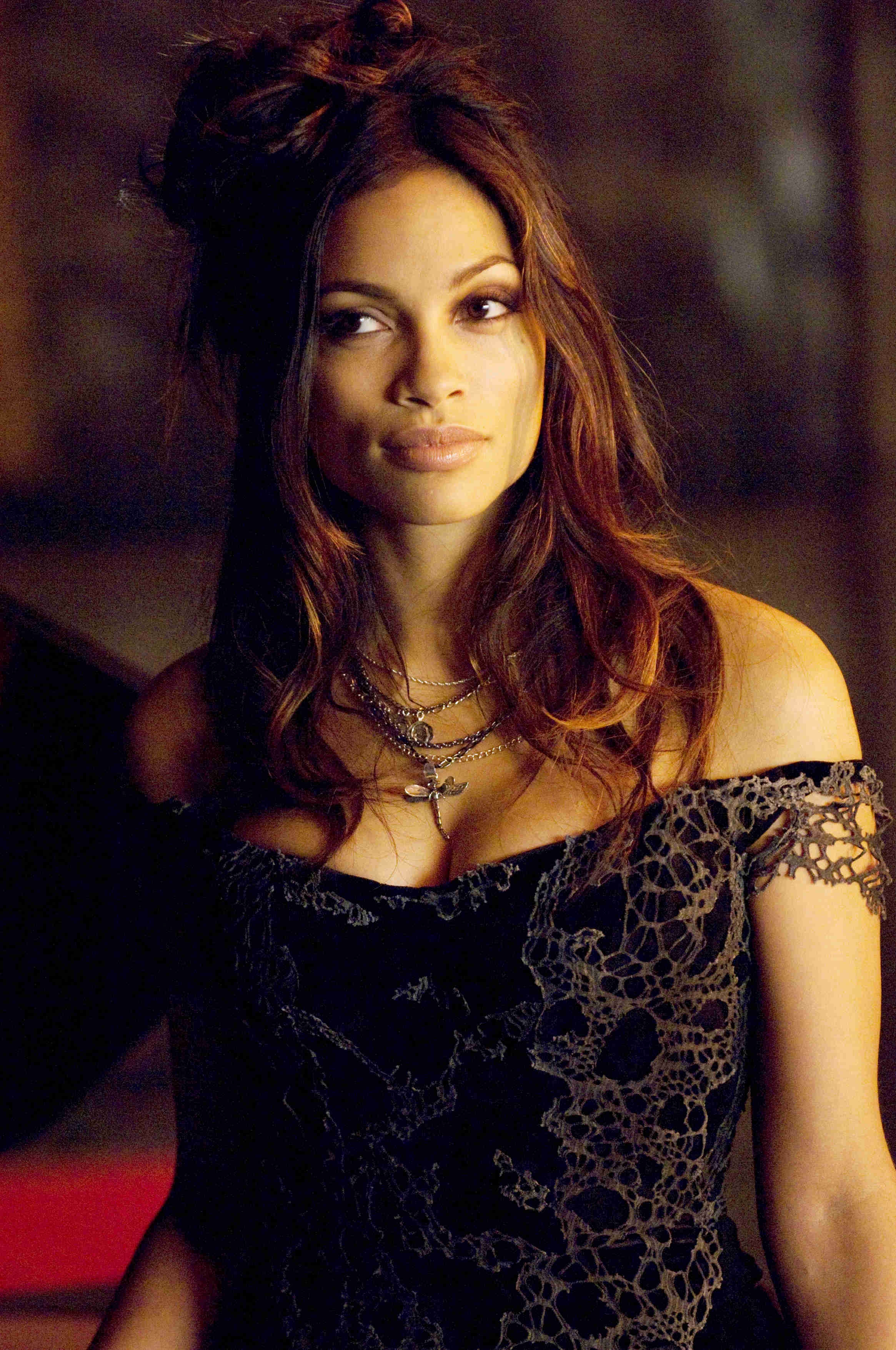 2330x3508   Розарио Доусон обои Знаменитости HQ Розарио Доусон картинки | 4K Обои 2019