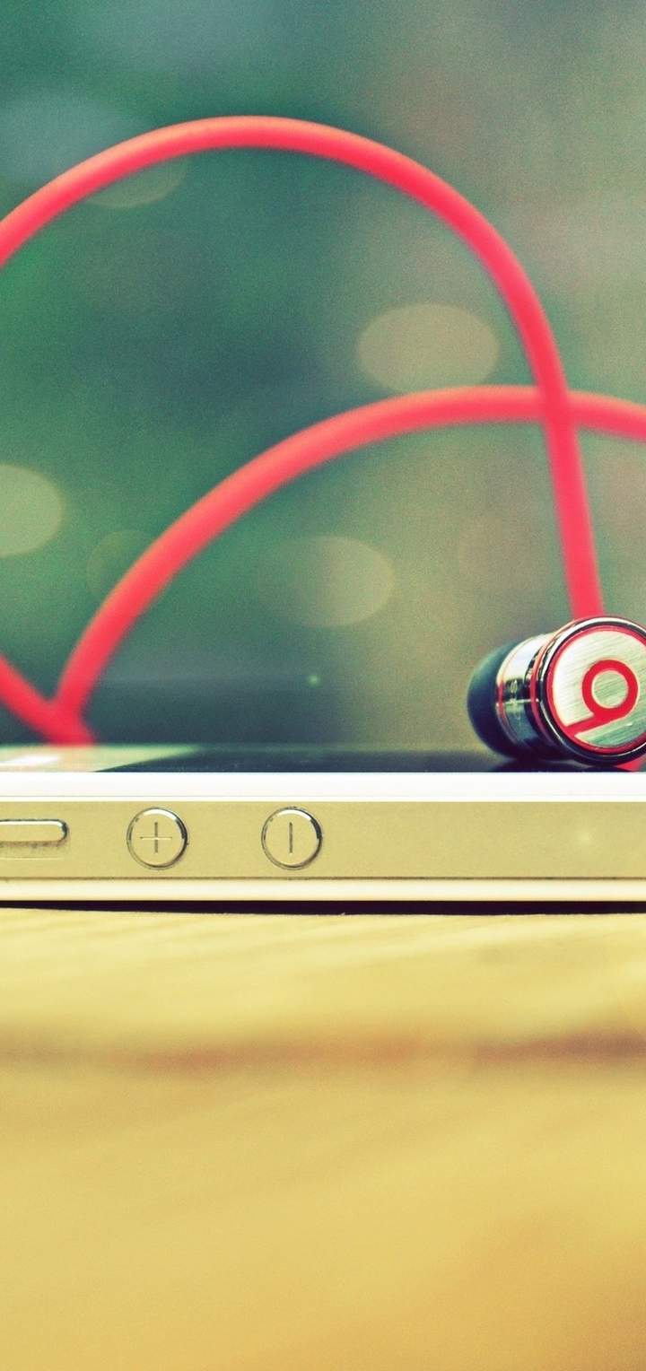 720x1528  Скачать обои и картинки телефон, плеер, наушники, провода, боке, лежат,  музыка, плюс, минус, кнопка, штекер для рабочего стола в разрешении 720x1528