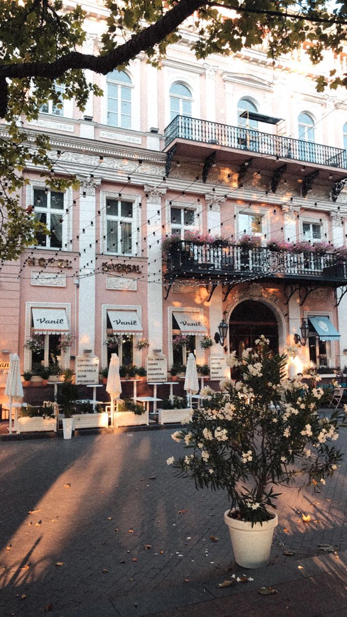 675x1200  Эстетические обои, Одесса | House styles, Mansions, House