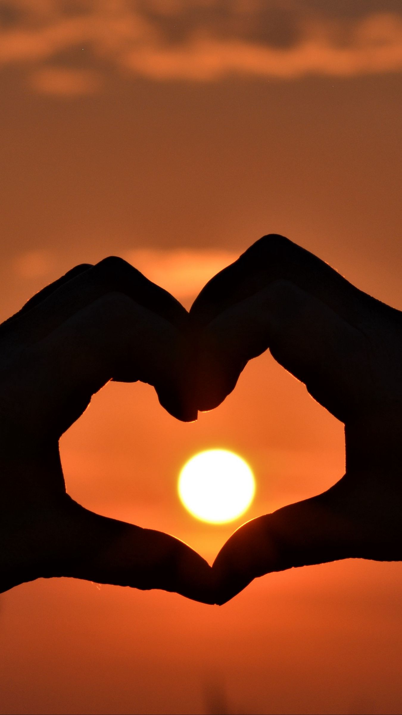 1350x2400  Руки обои на телефон (27 фото)