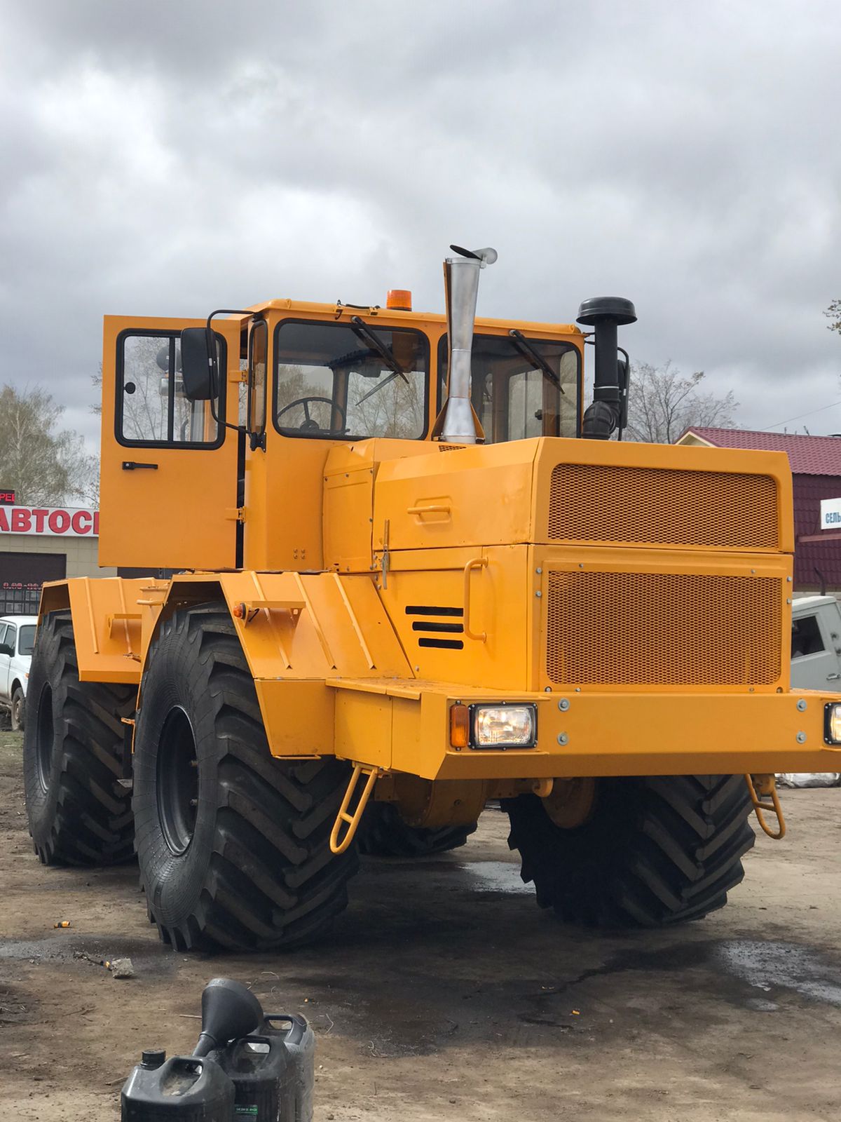 1200x1600  К-700 с ДВС ЯМЗ-240