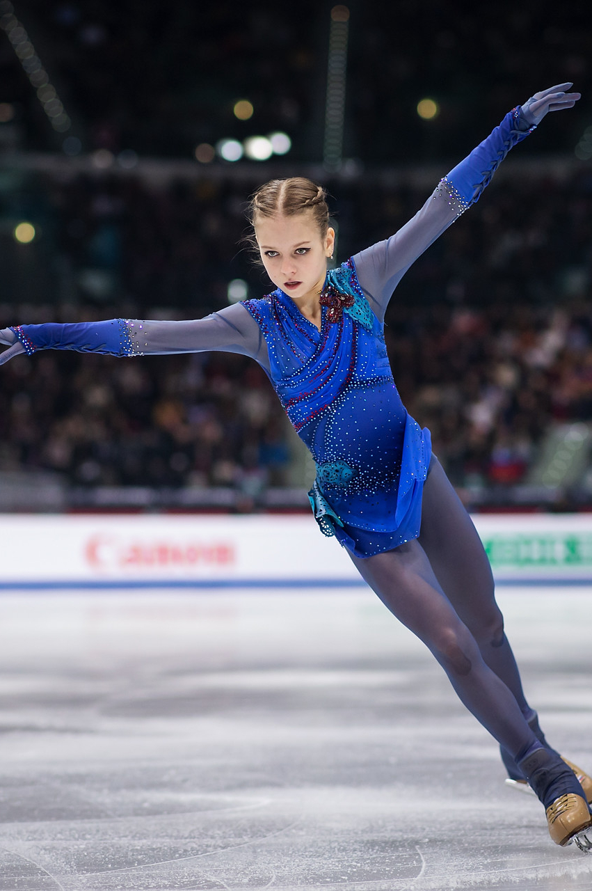 851x1280  Мать драконов, королева драмы и прима: кого Тутберидзе слепила из  Щербаковой, Трусовой и Валиевой | WOMAN