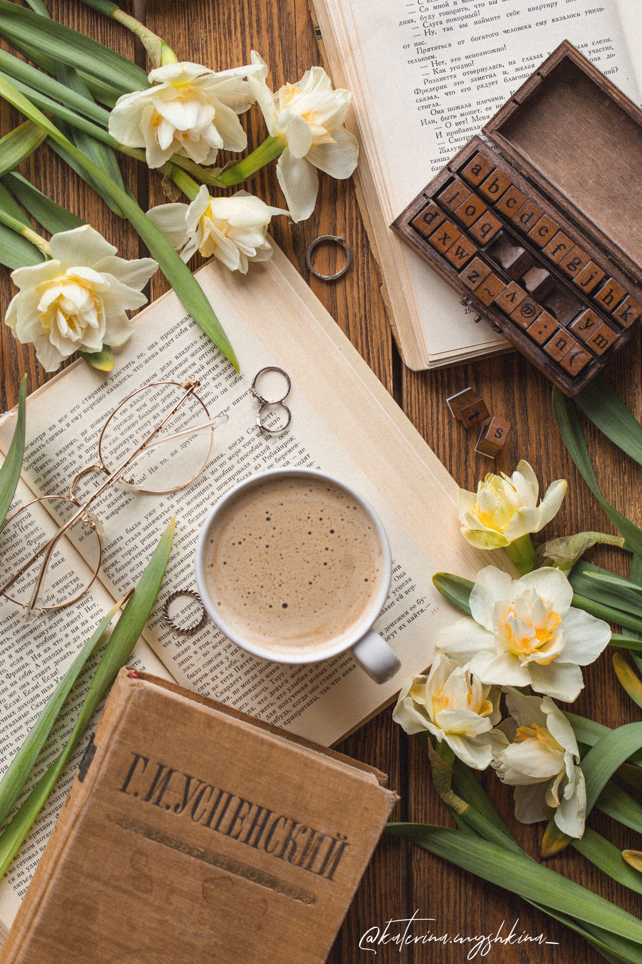 2048x3072  Обои для телефона, заставка для айфона, wallpapers for iPhone | Обои для  телефона, Кофейные иллюстрации, Весна