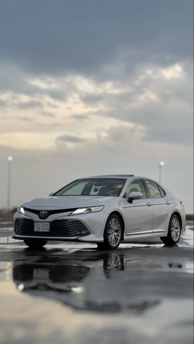 676x1200  Лучшие HD-обои Toyota Camry 2019 для iPhone — iLikeWallpaper
