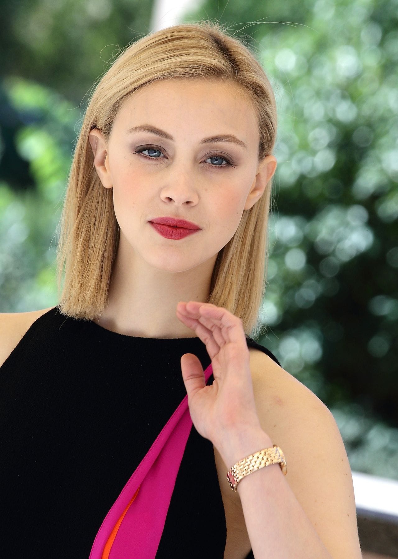 1280x1798  Sarah Gadons HD обои | 7wallpapers.net 