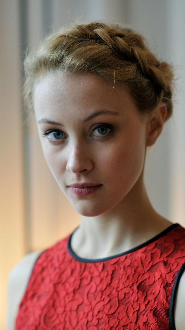 720x1280   Сара Гадон фото 19 из 113 фото обои - фото # 566971 - ThePlace2