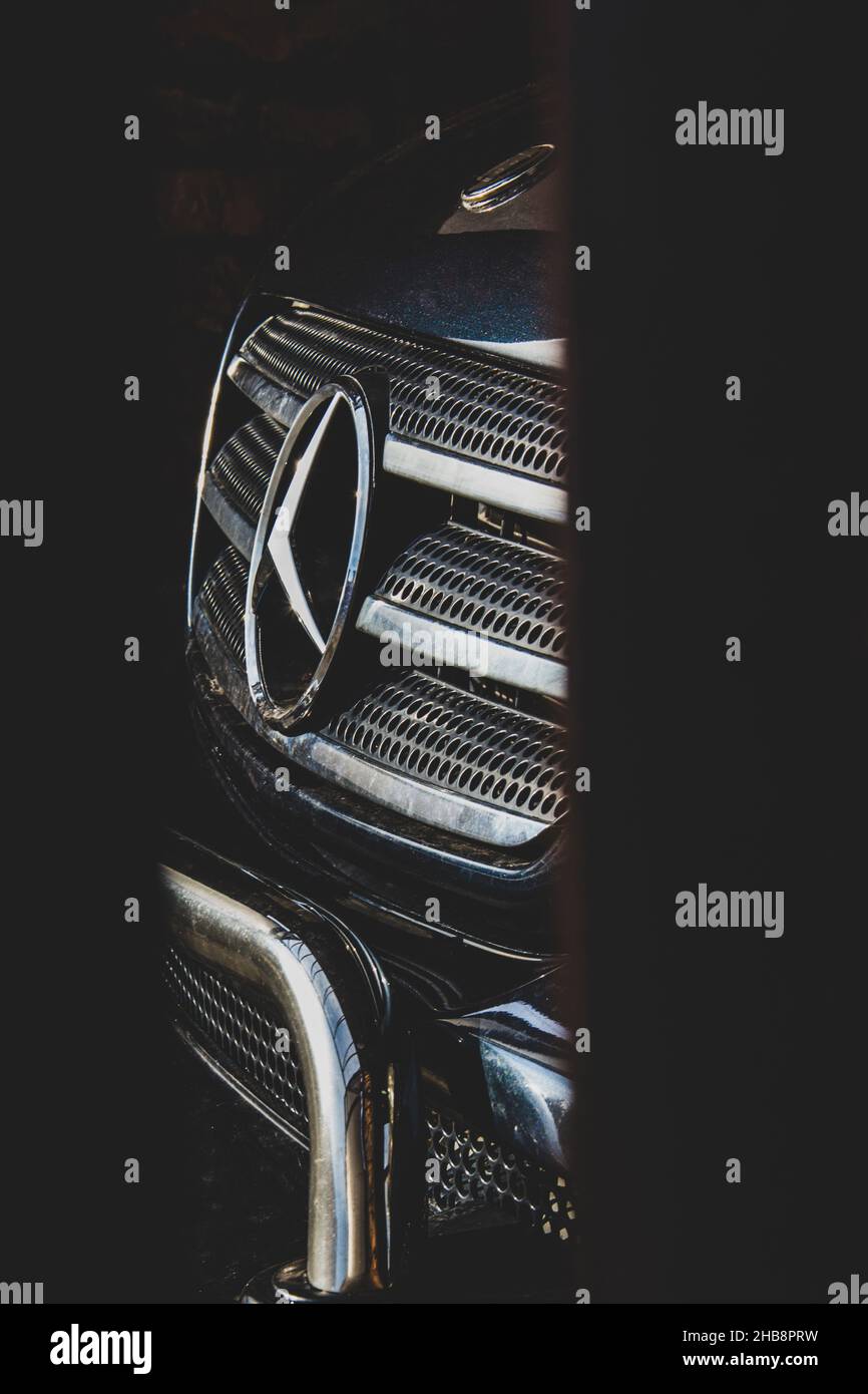 866x1390  живые обои mercedes w124｜Поиск в TikTok