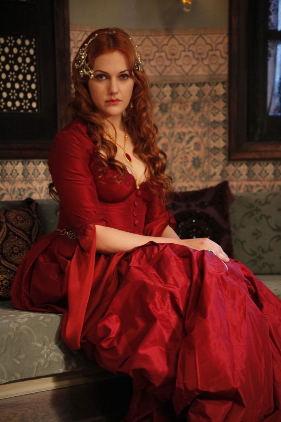 978x1467  Хюррем в красном платье - фото и картинки abrakadabra.fun